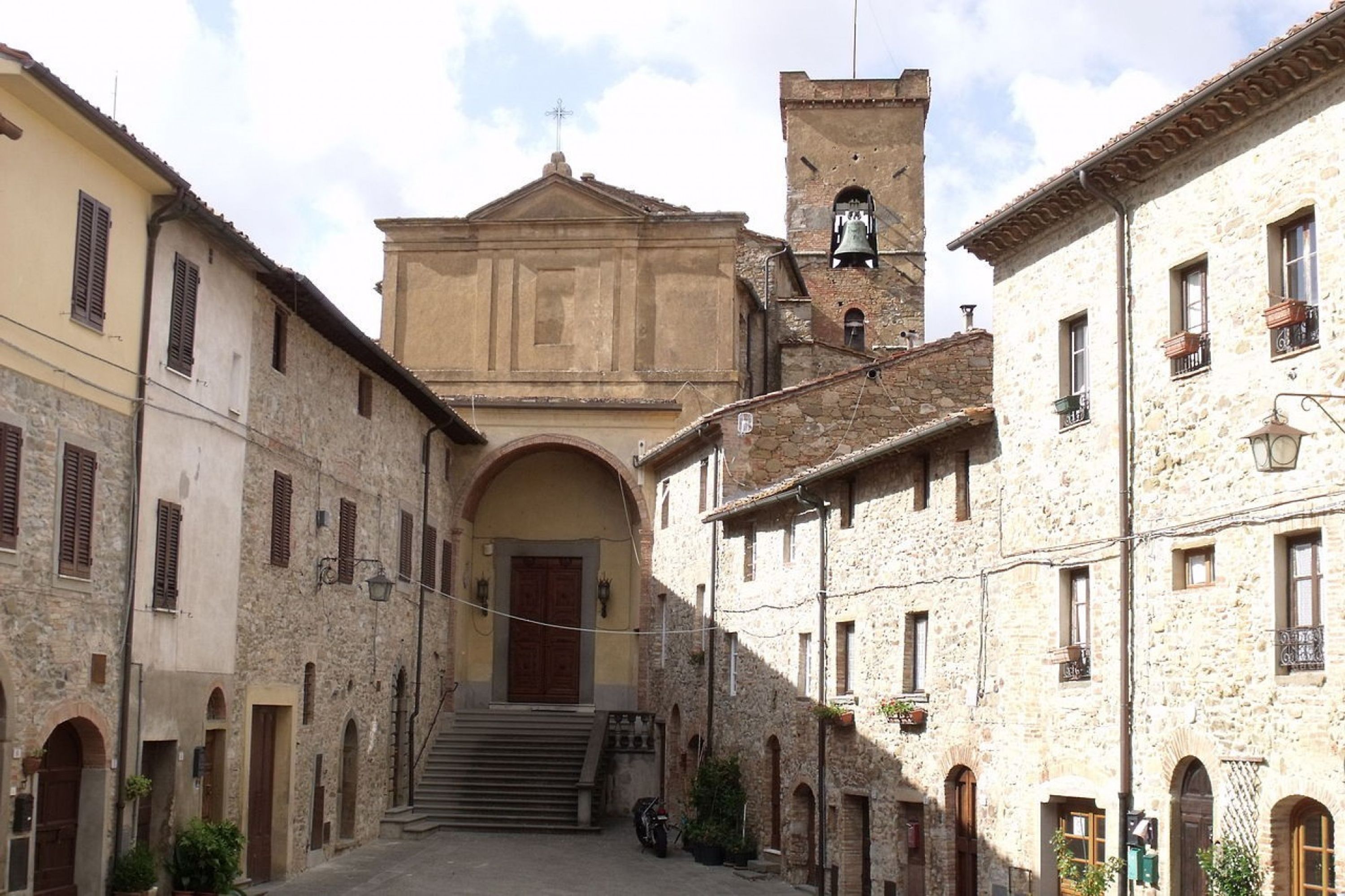 Un'oasi di pace in un villaggio medievale italiano