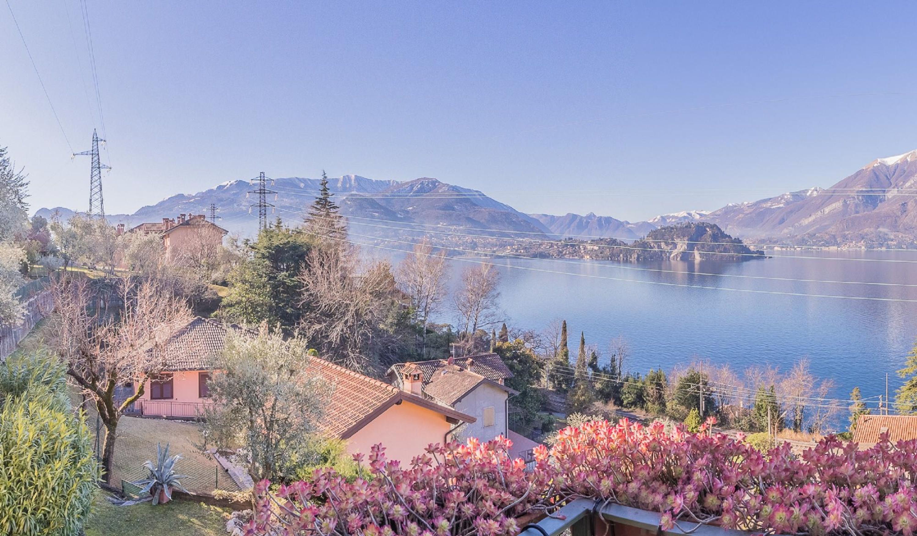 Il Tramonto sul Lago Varenna