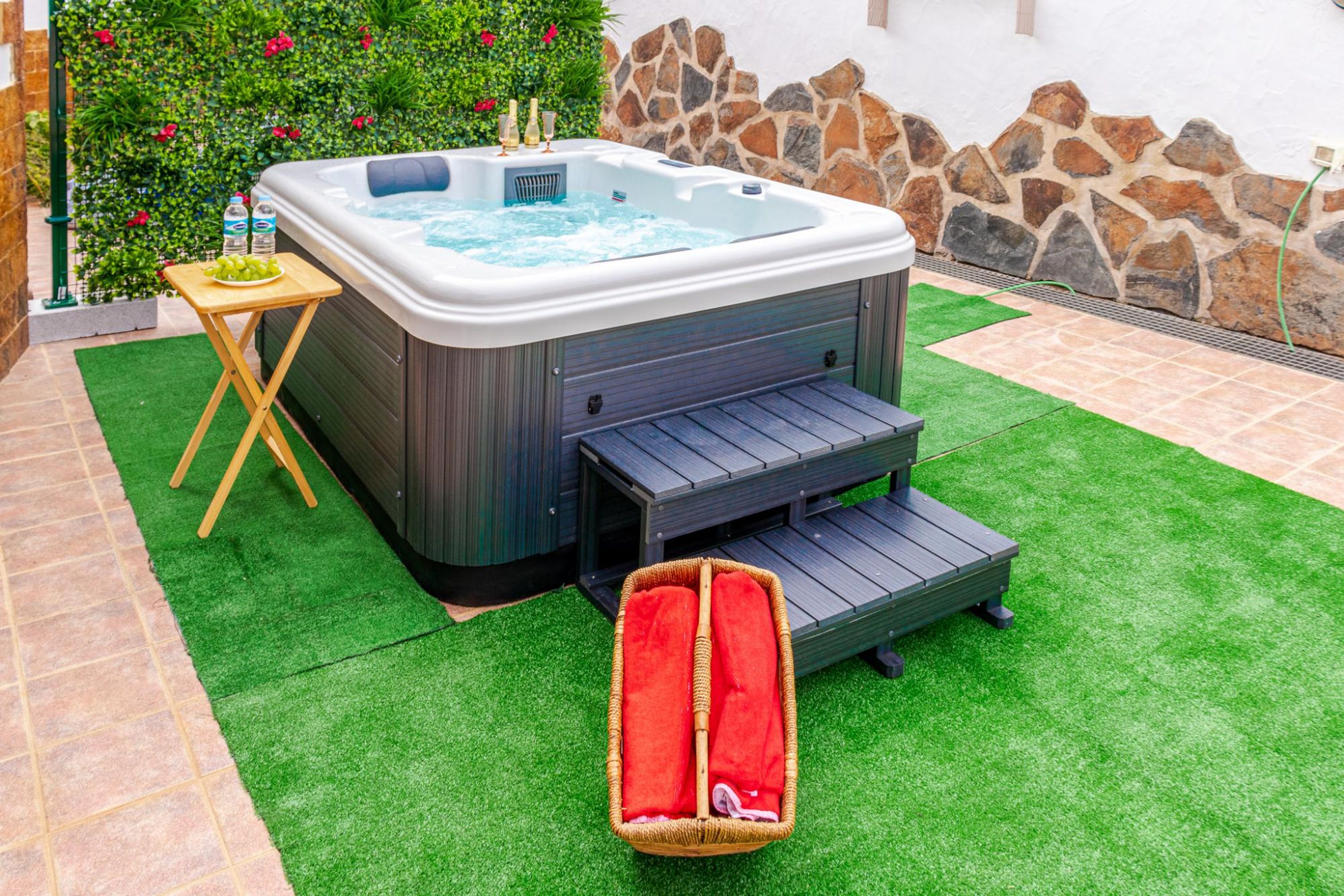 Mari House With Jacuzzi and BBQ by CanariasGetaway