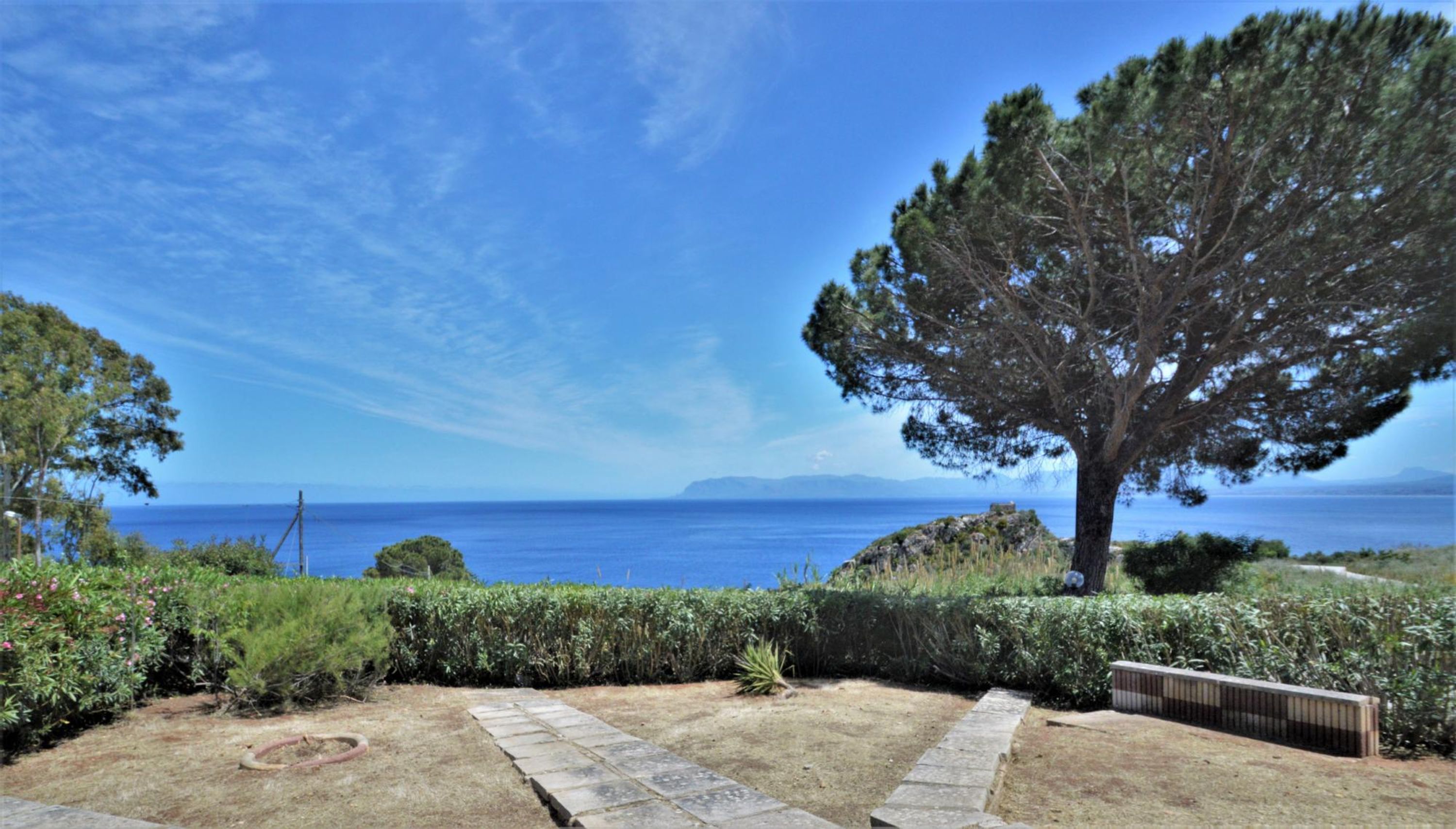 Villa Baialuce, 12 posti con magnifica vista