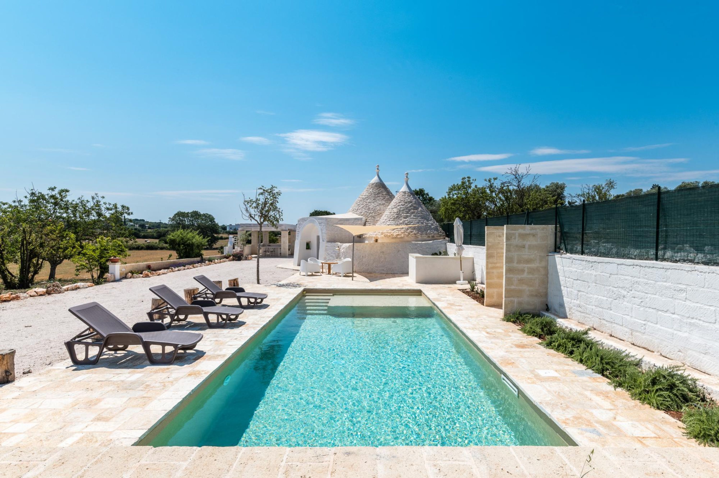 Trullo La Dolina con piscina e dependance