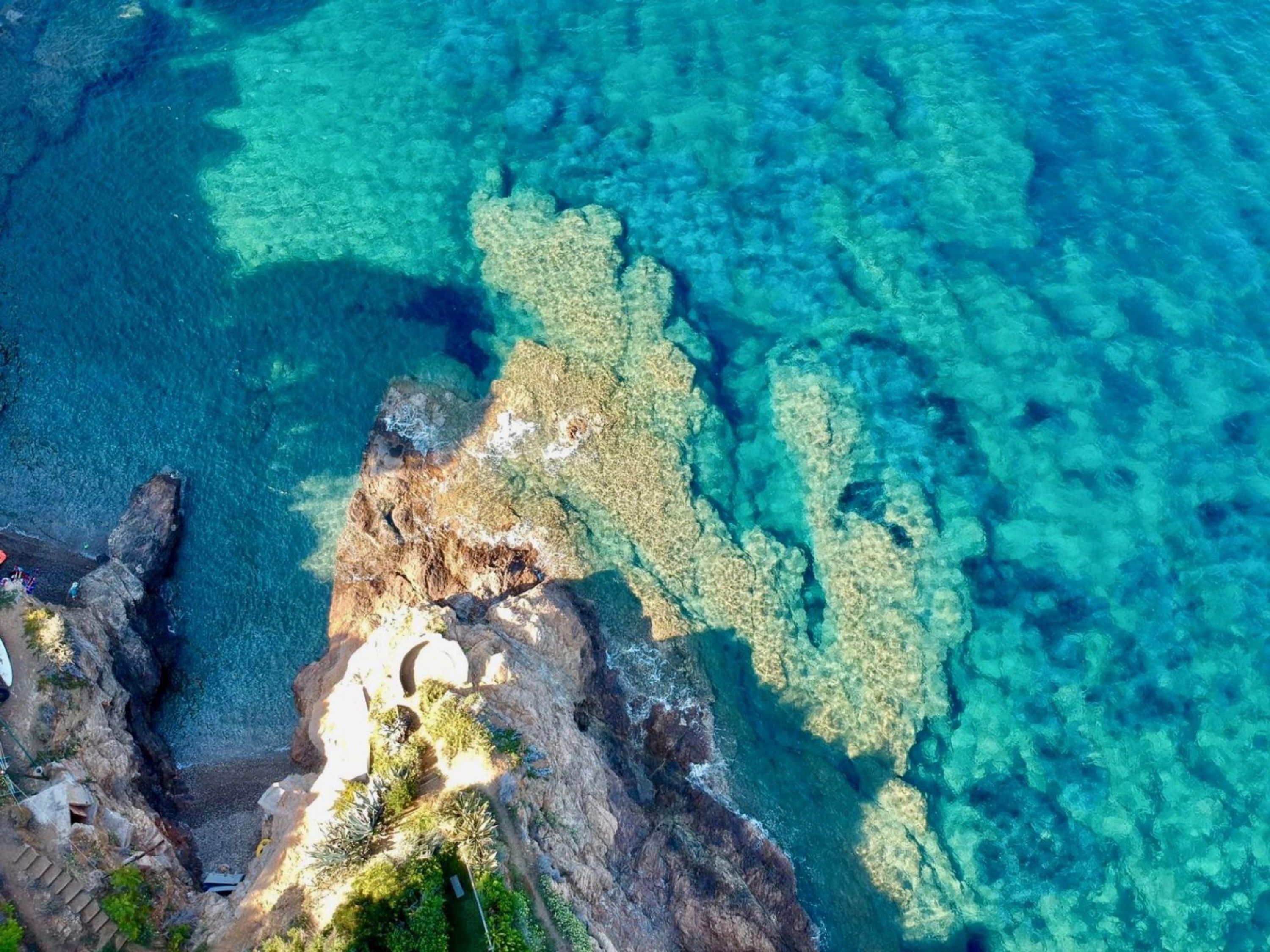 Villette a schiera in una zona tranquilla di fronte al mare con vista panoramica.-Colibrì 1