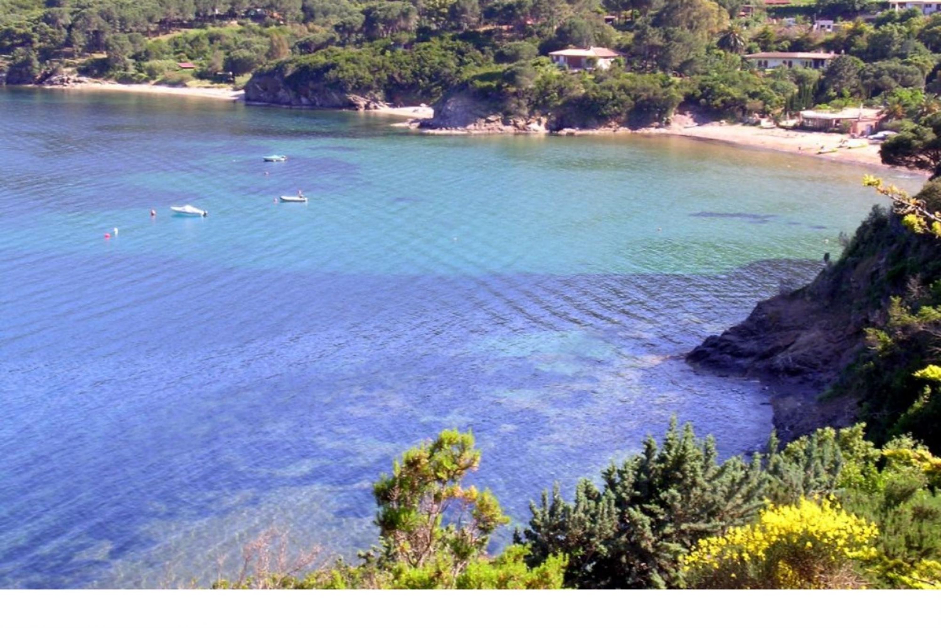 Casa unifamiliare. Due camere per 4 persone.  300 metri dalla spiaggia-SERENA B