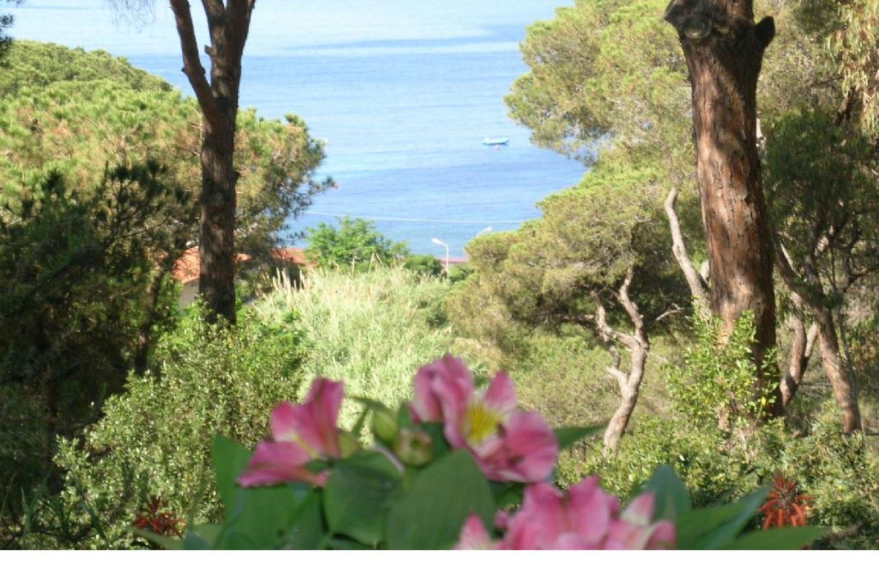 Tre camere per 4 persone, 150 metri dal mare-SILVIA A