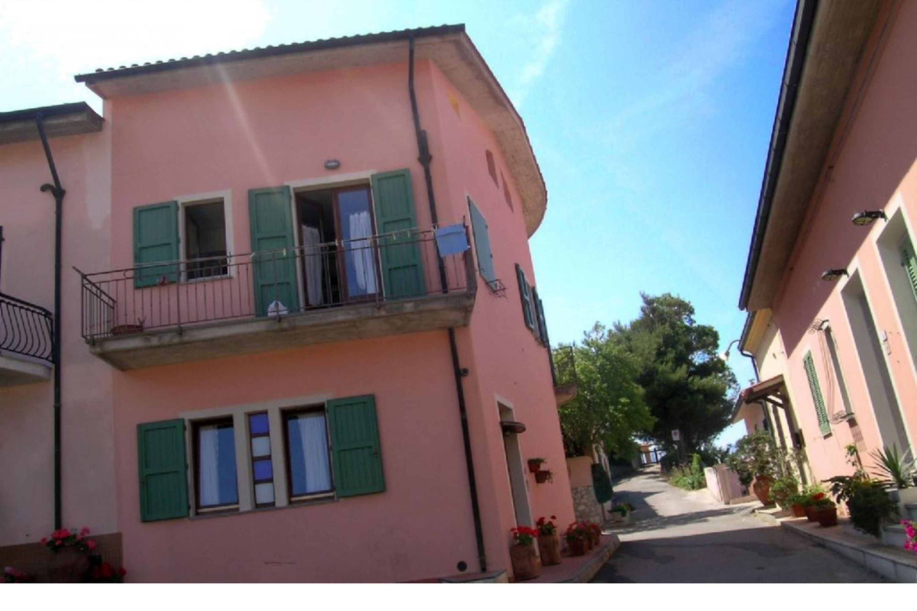 Vista panoramica Casa, elegante e spaziosa, vicino al centro di Capoliveri.-SOPRANA