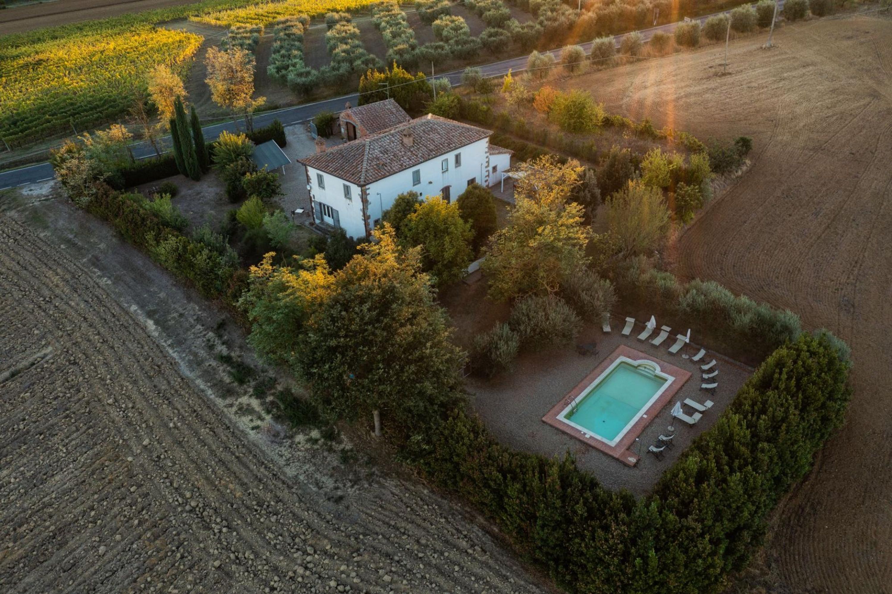 Alloggio indipendente con WIFI, piscina privata, A/C, animali ammessi, parcheggio, vicino a Cortona-La Meridiana