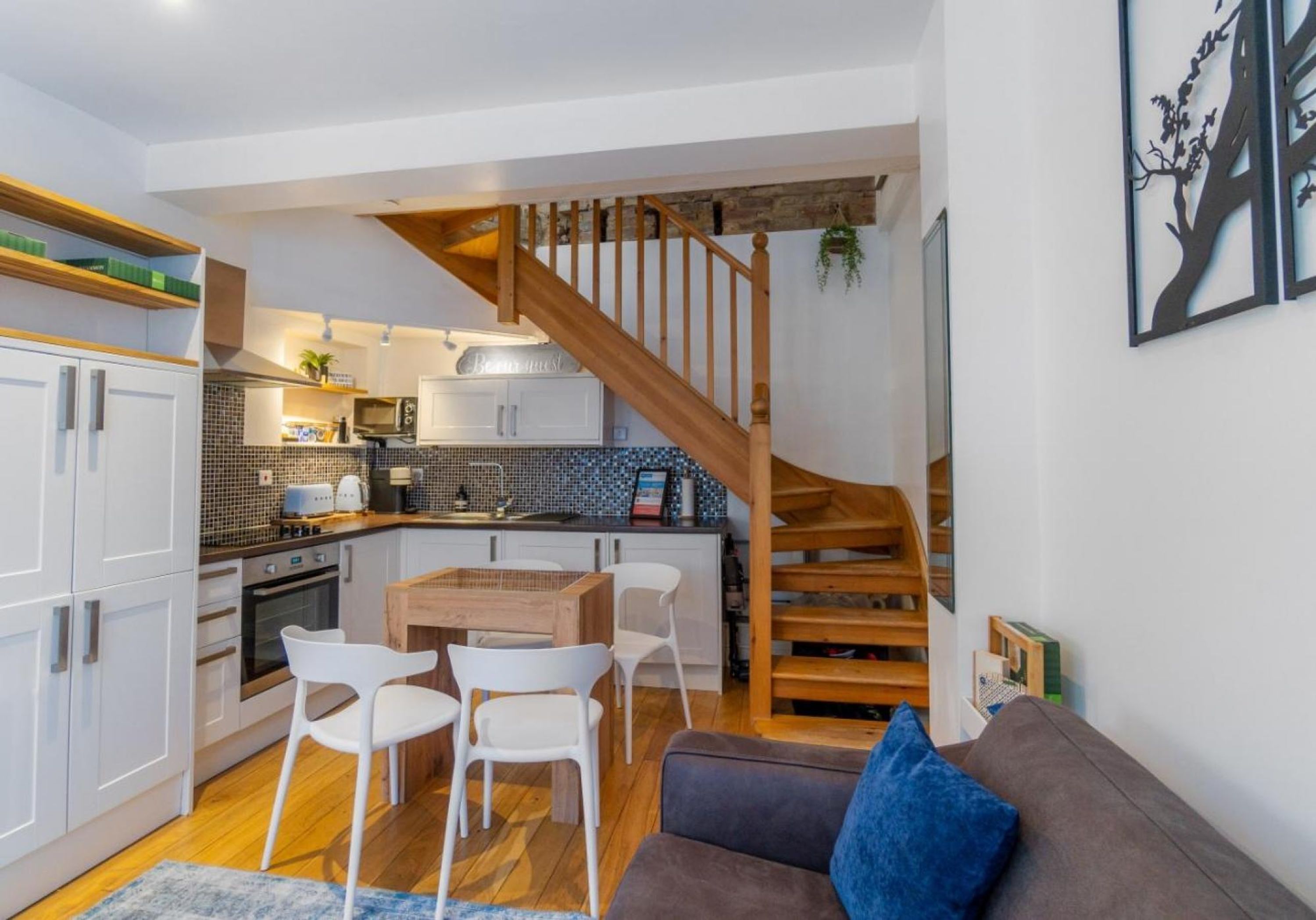 Talbot Lane Cottage Horsham | By My Getaways