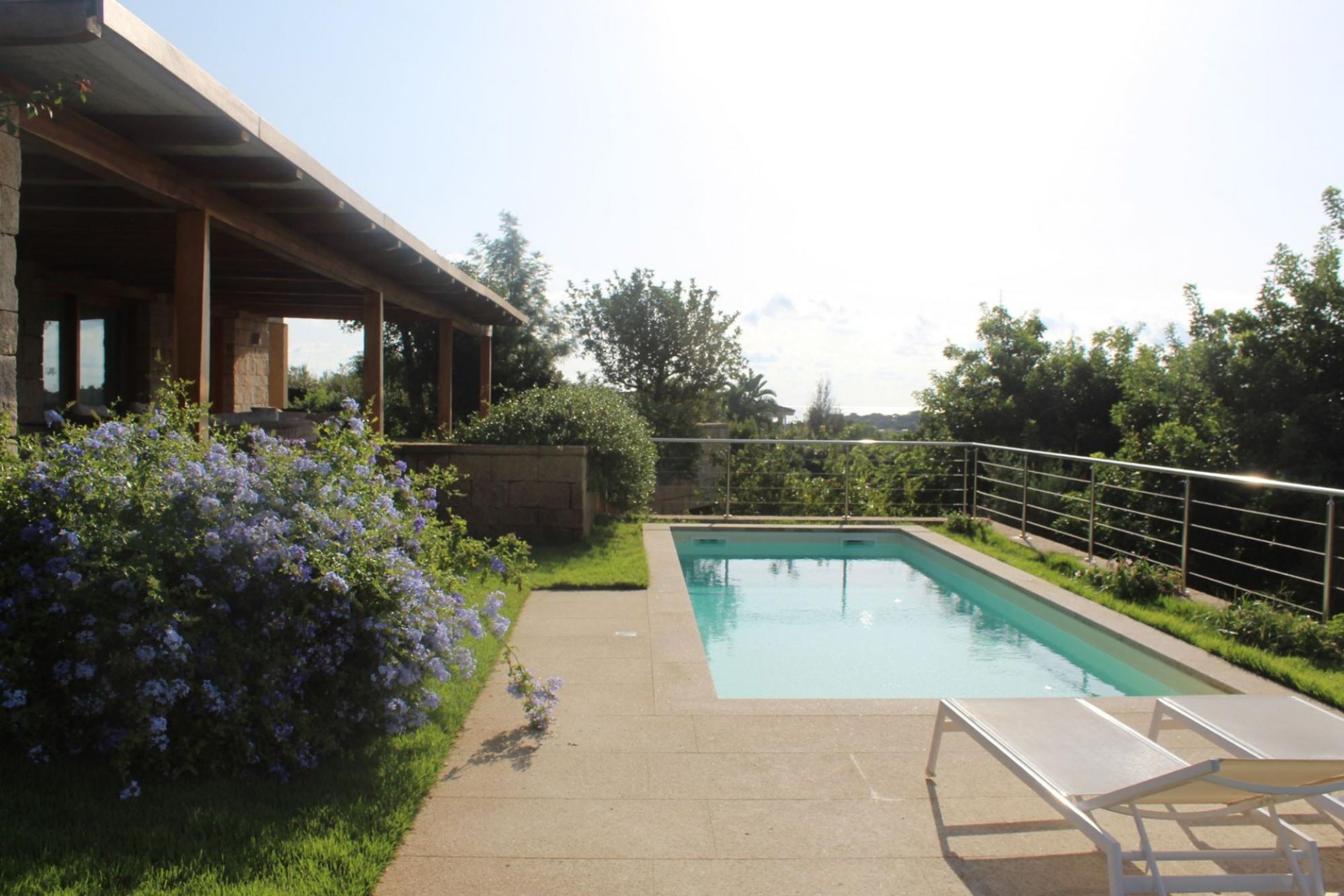 Villa con ampio giardino e vista mare a 1 km dalla spiaggia di Lu Impostu a San Teodoro-La Conca di La Jatta