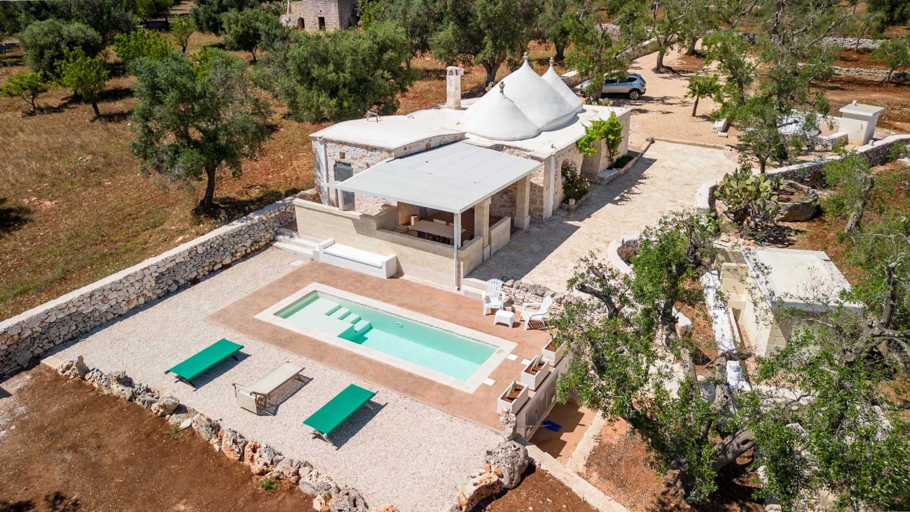 Trullo Cecapesce con piscina