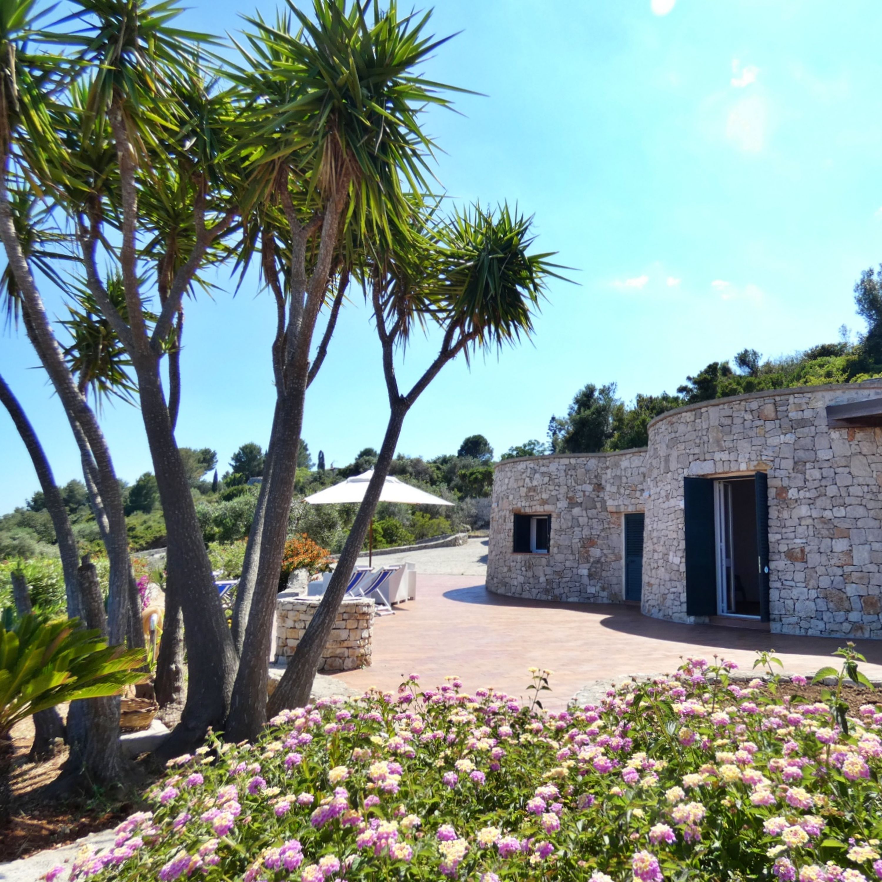 Villa Agapanto - Trullo Anthos con Vista Mare e Giardino Privato