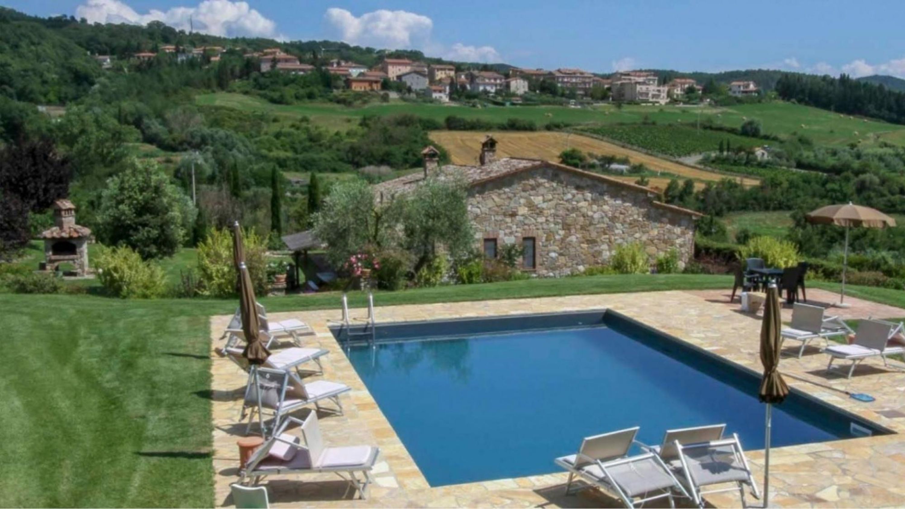 Villa indipendente. Piscina. A 300 m dalle sorgenti di acqua termale calda-PODERE AURORA