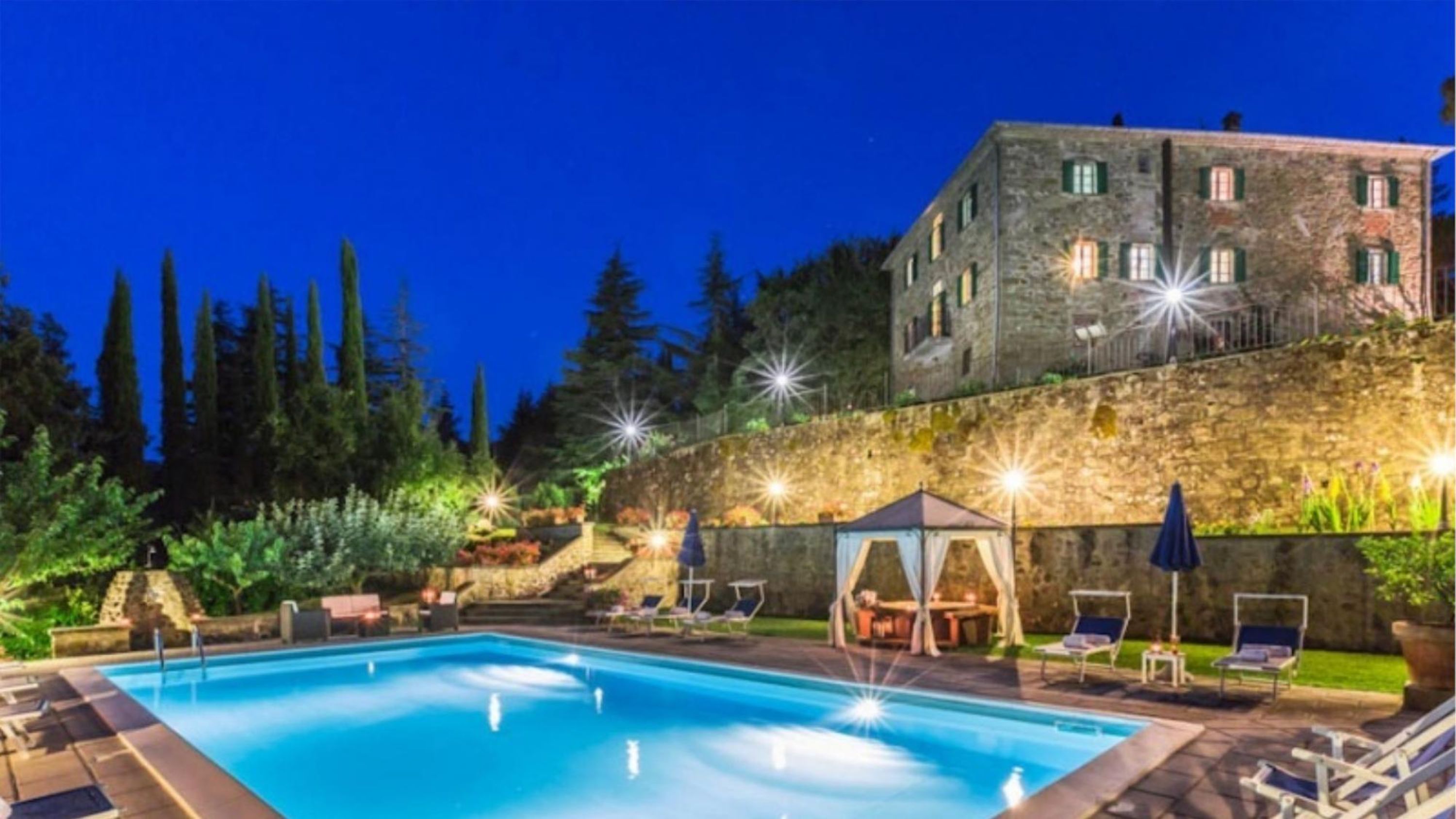 Splendida Villa per 12 persone. Piscina, Jacuzzi esterna Parco di 25 ettari, Caccia, Pesca-PALAZZO DELLE ROSE