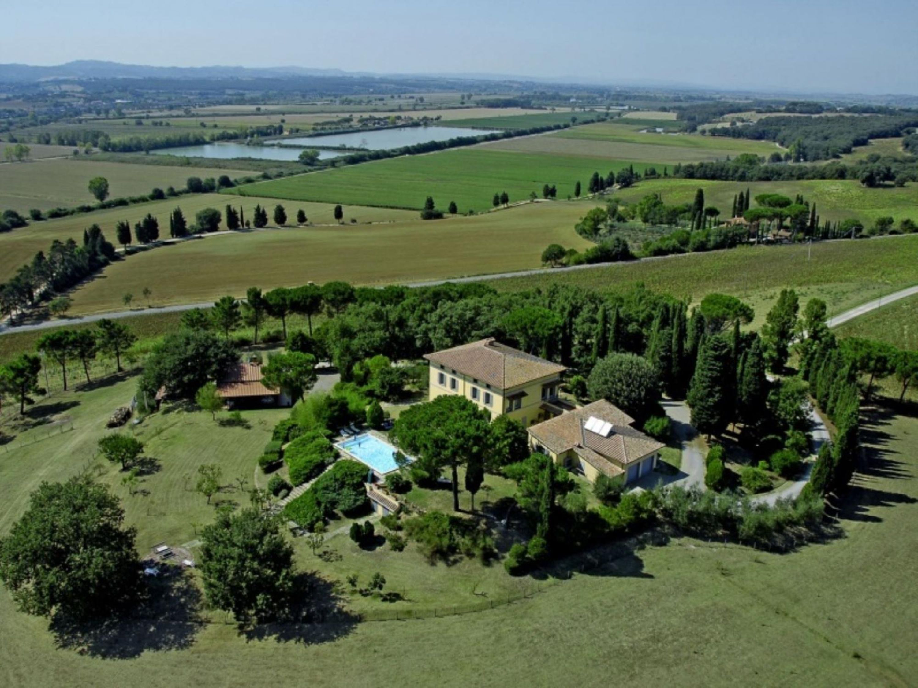 Grande villa per 15 ospiti. Piscina privata. Lago Trasimeno-VILLA DEL FALCO