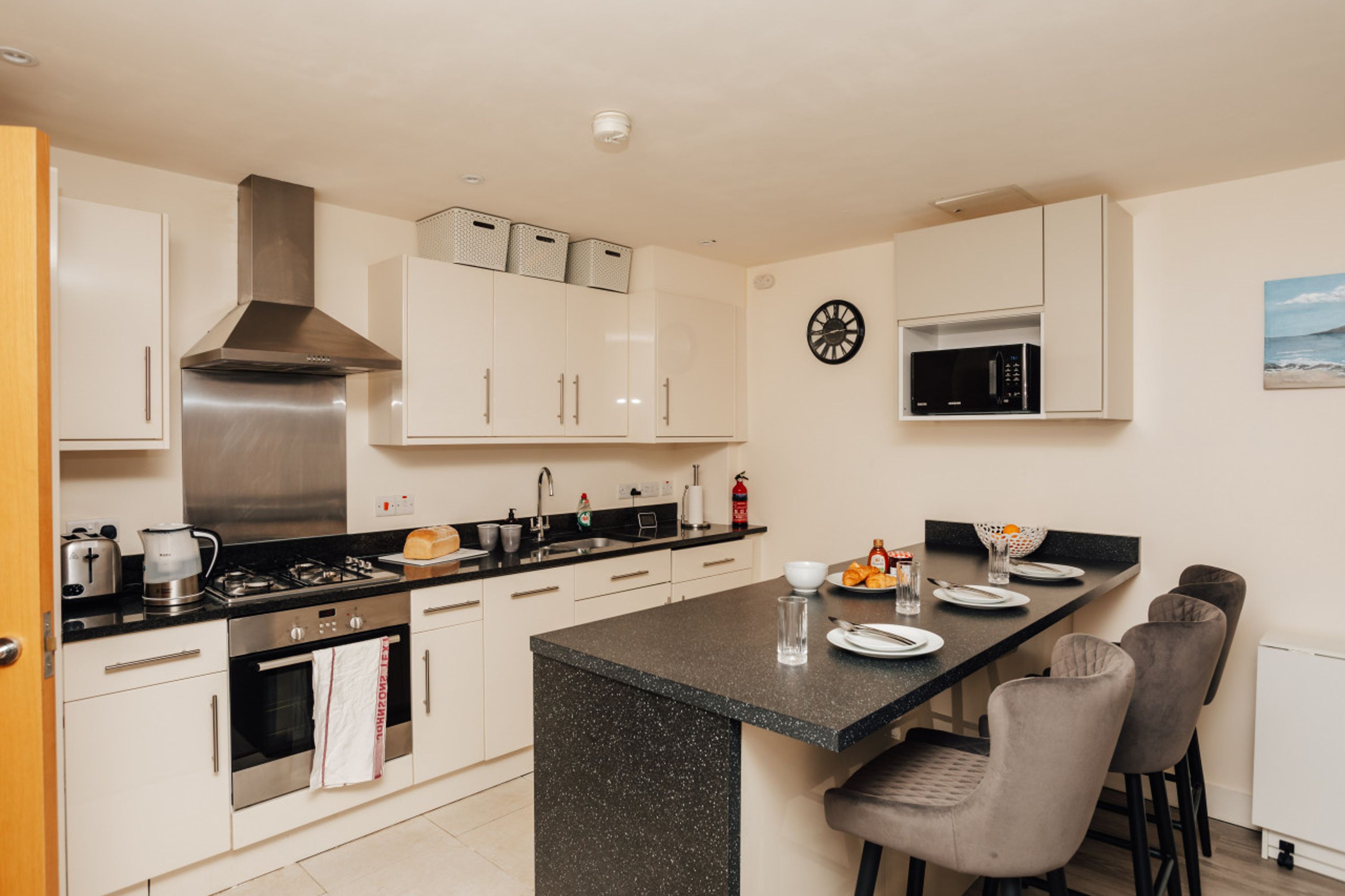 Henley town centre with parking - From £110 Per Night