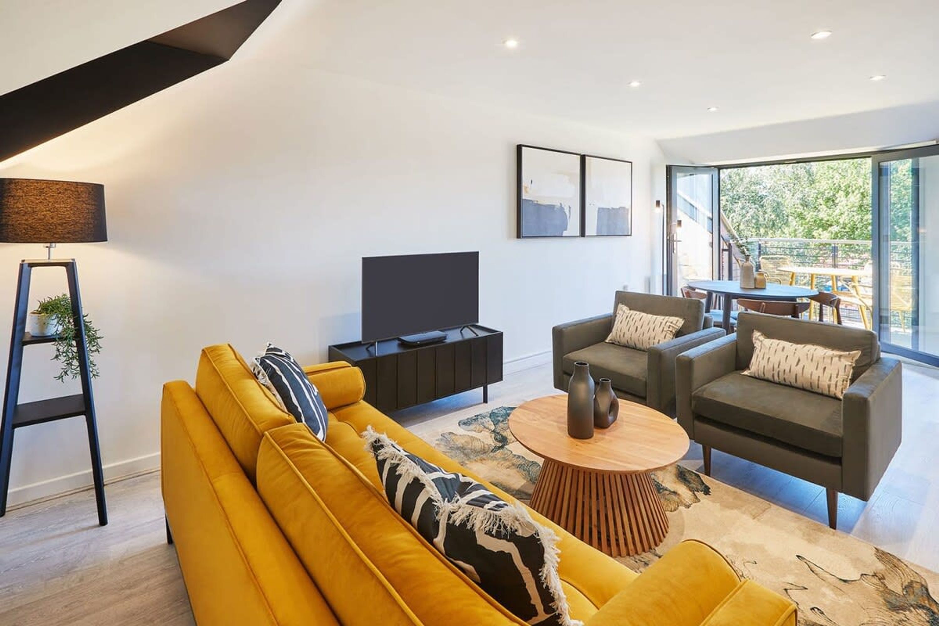 Host   Stay   St Johns Mews