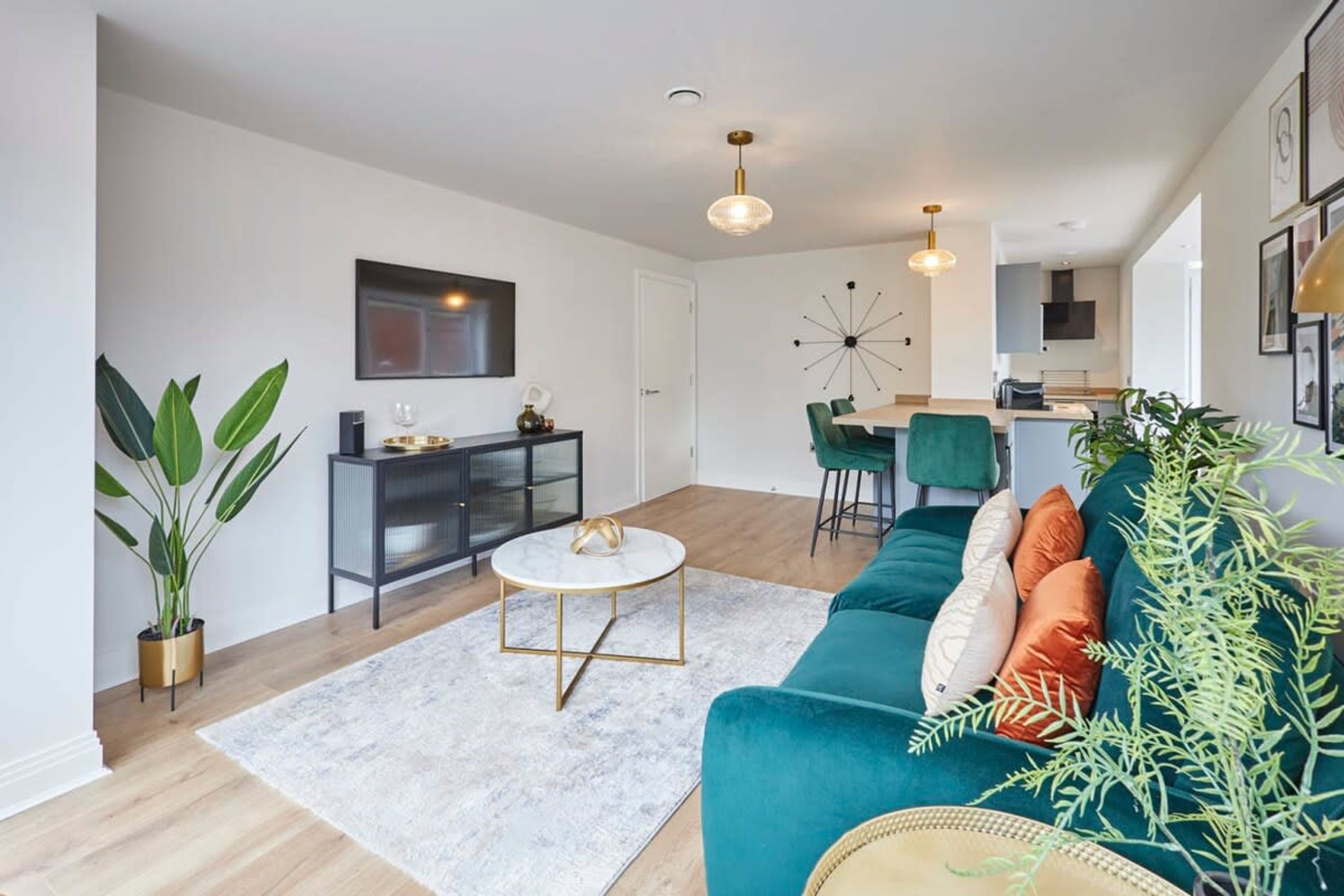 Host   Stay   Scarborough View Luxury Apartment