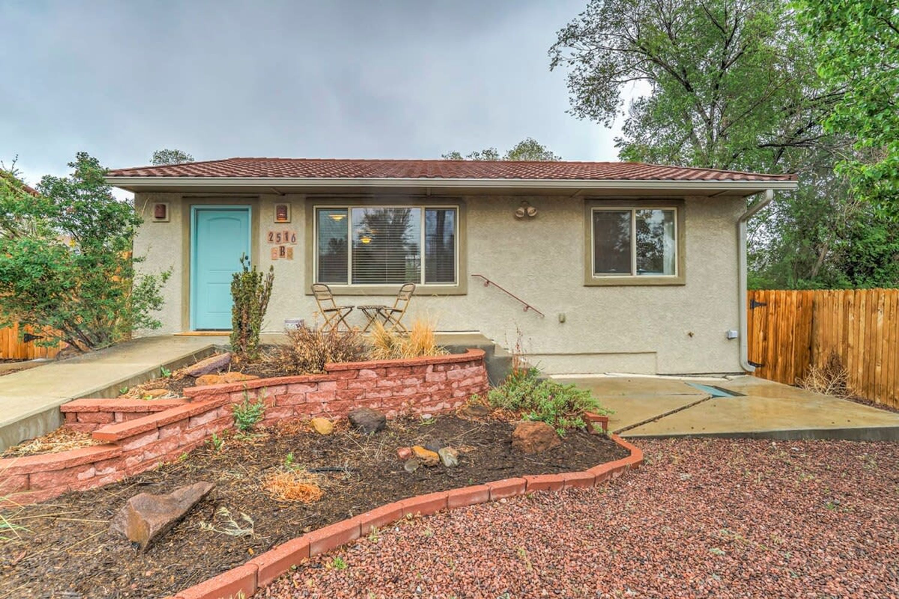 2BD Getaway Cottage Near Downtown Hiking