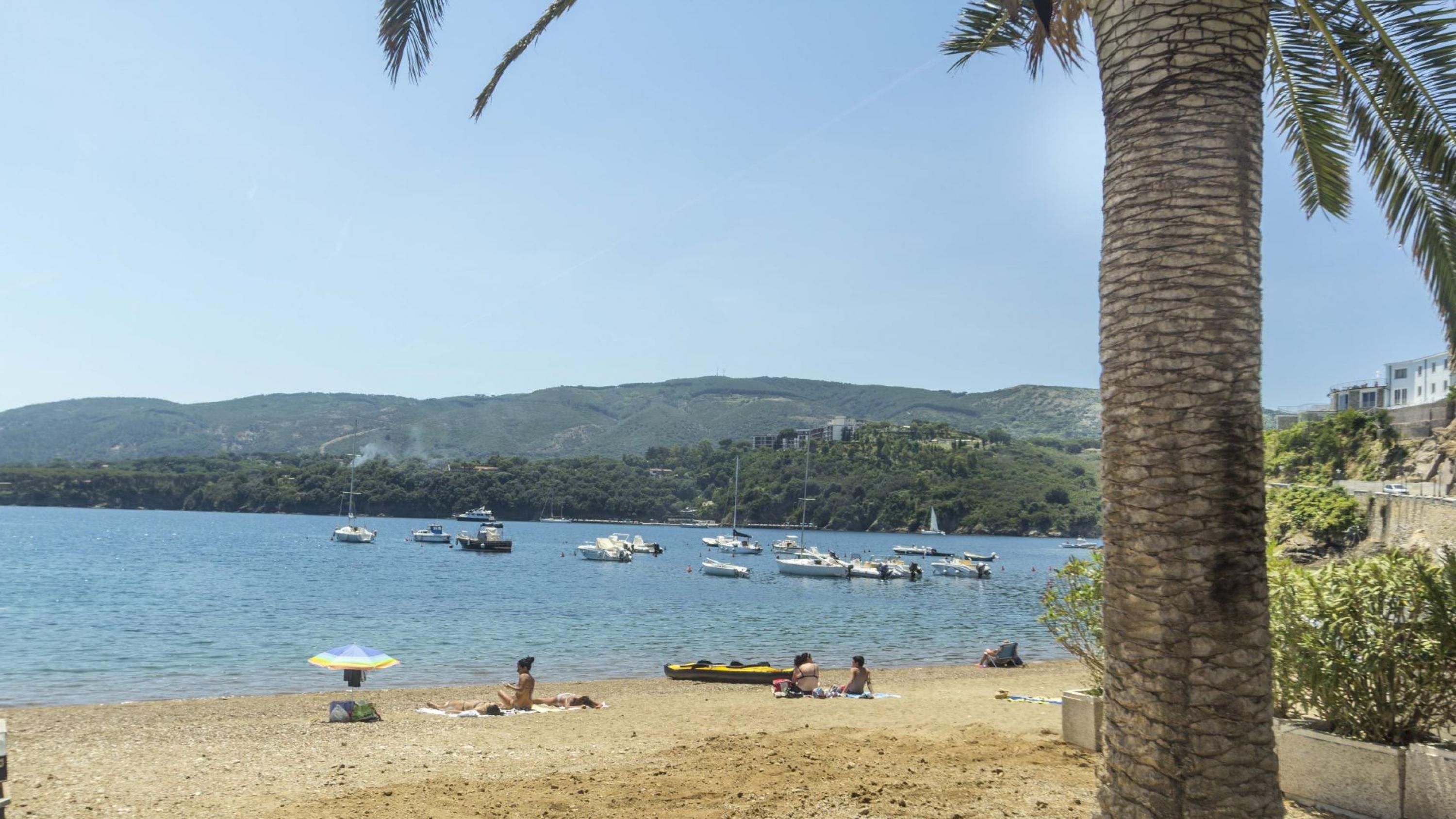 Nila nel borgo marinaro di Porto Azzurro-NILA