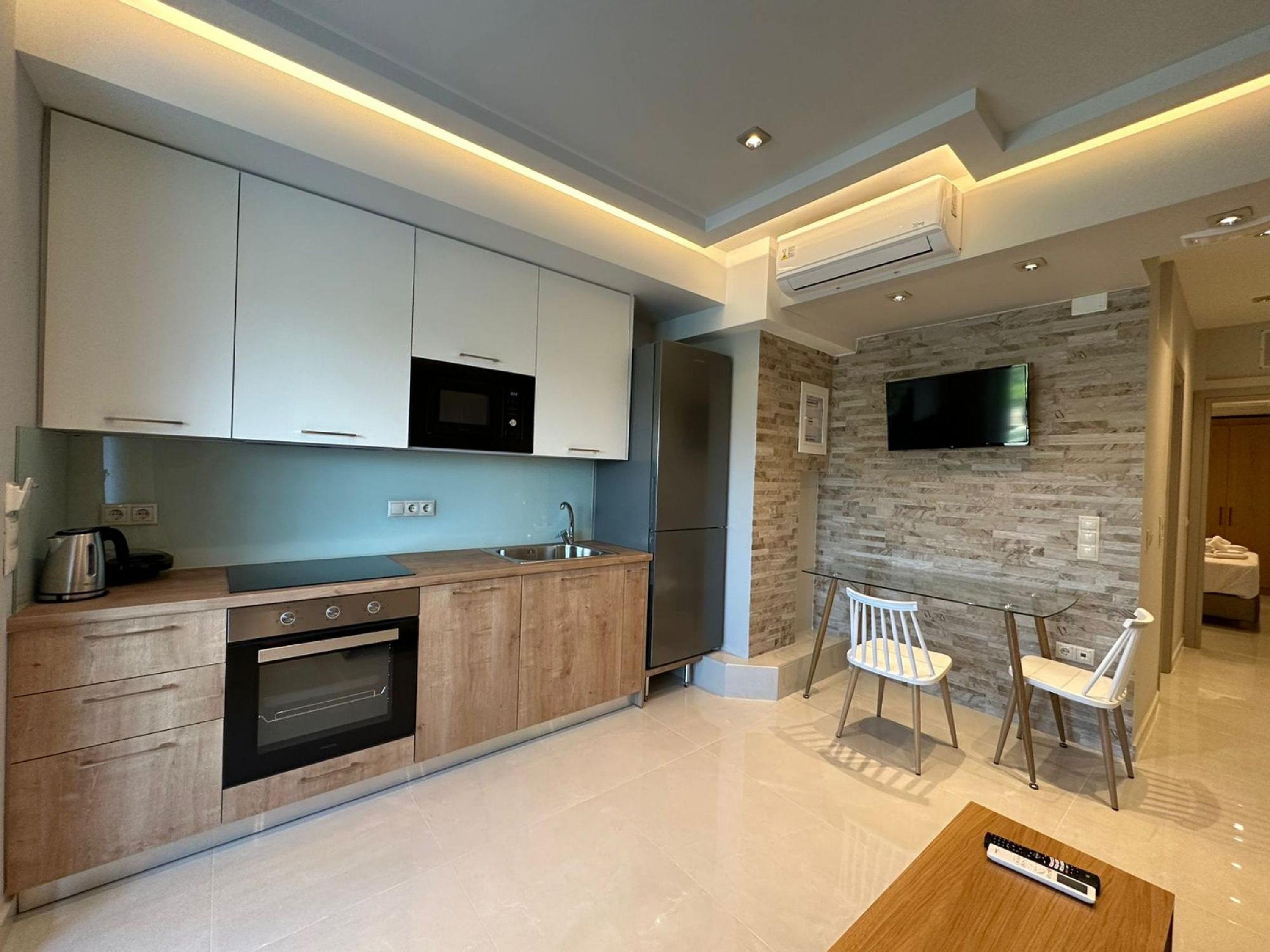 Suite 4 - Elpida Luxury Suites