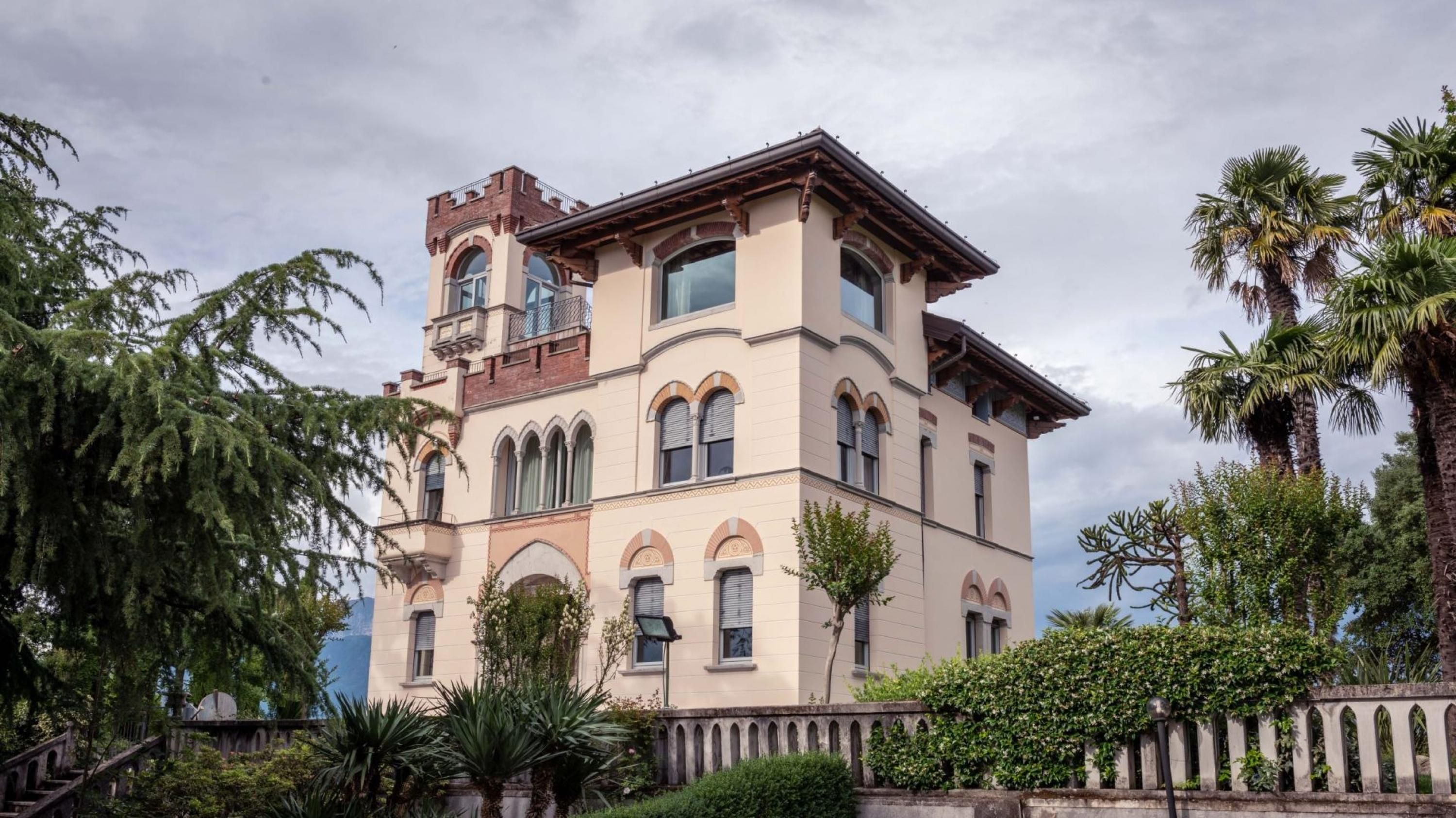 Villa panoramica con piscina riscaldata e vasca idromassaggio-Villa della Giovanna