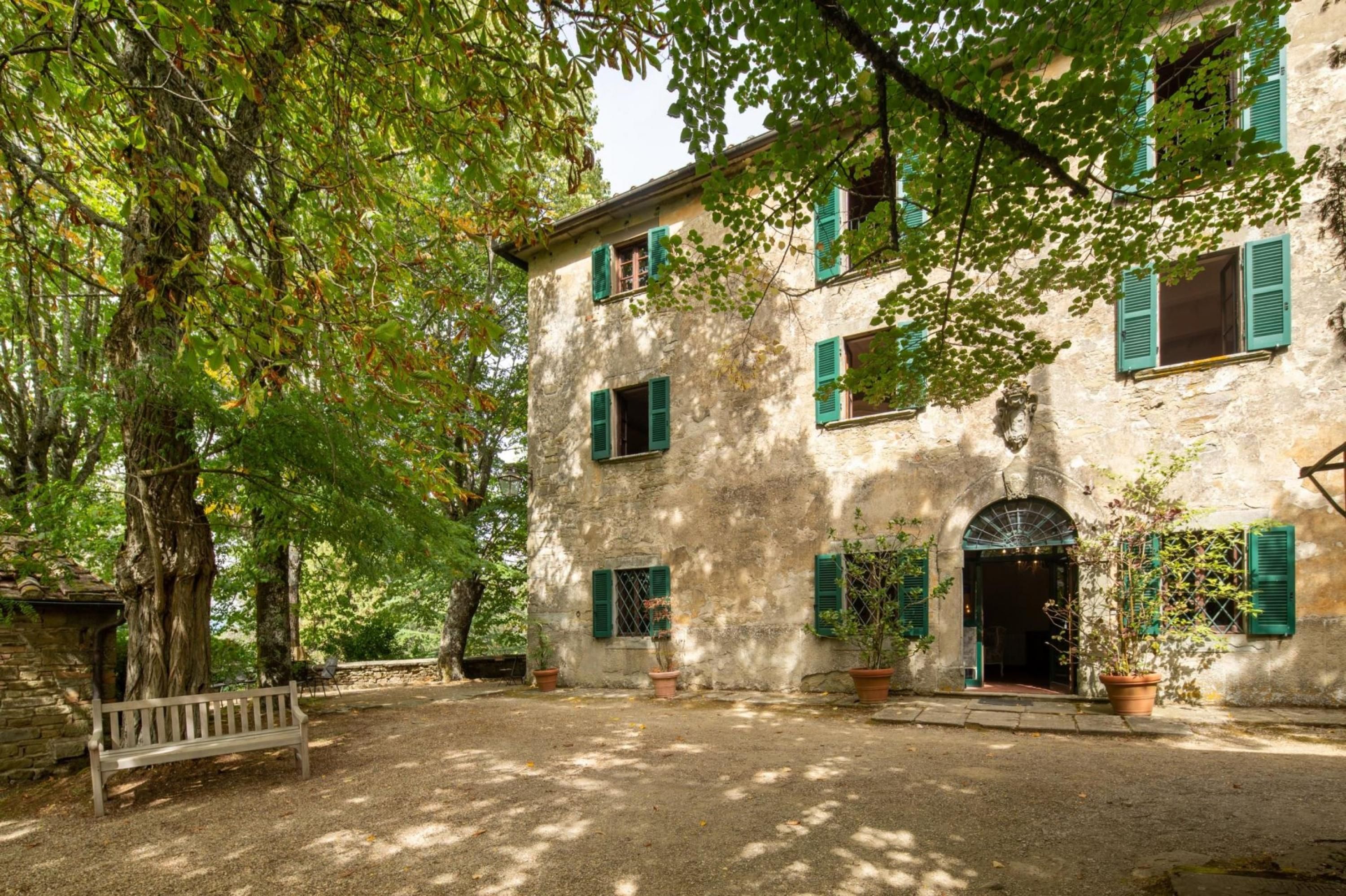 Antica villa con dependance e piscina privata-Villa Bagnolo