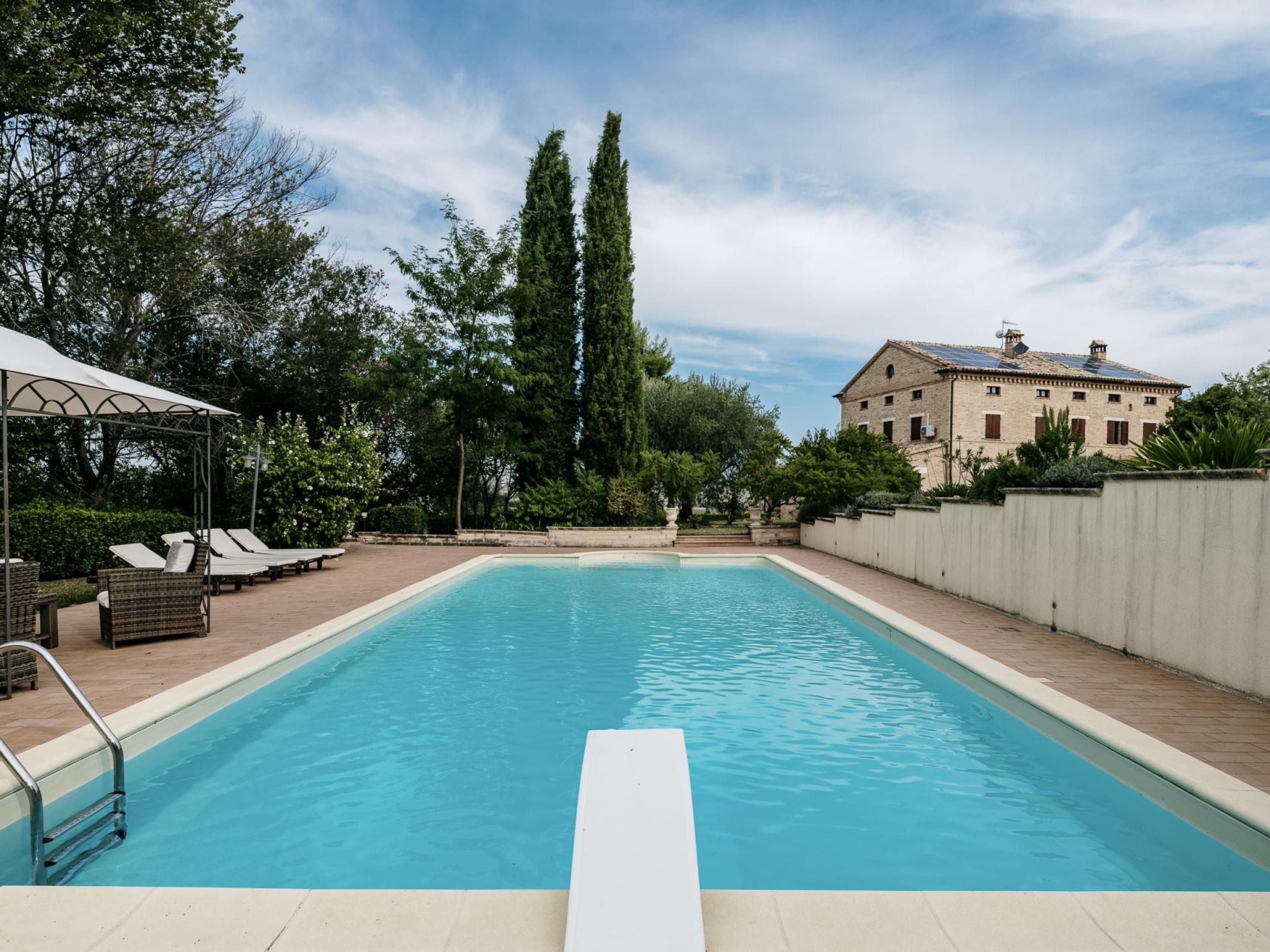 Esclusivo casale con annesso, giardino e piscina-Villa Maria