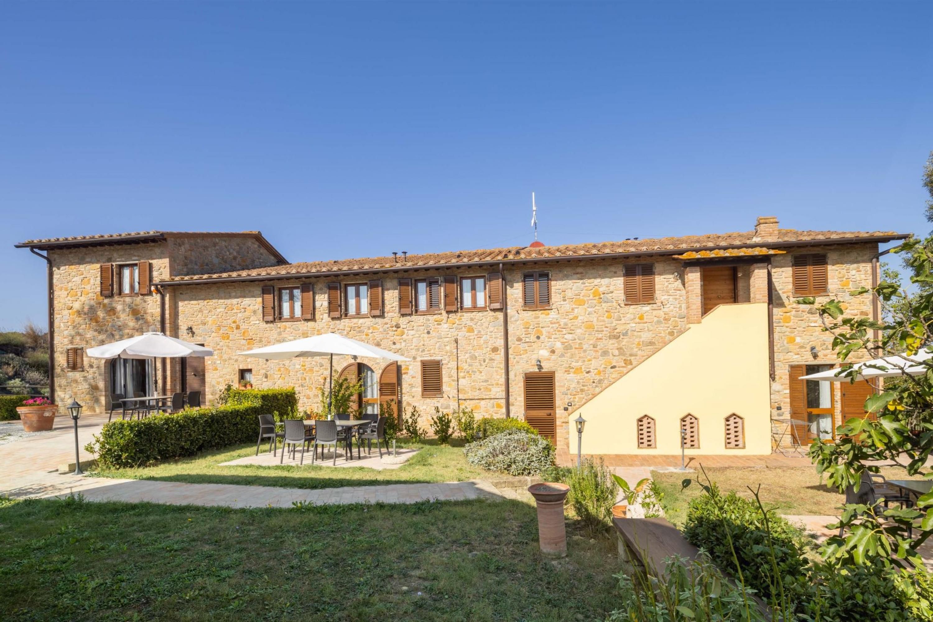 Casale esclusivo con giardino e piscina esclusivi-Masso alle Rose