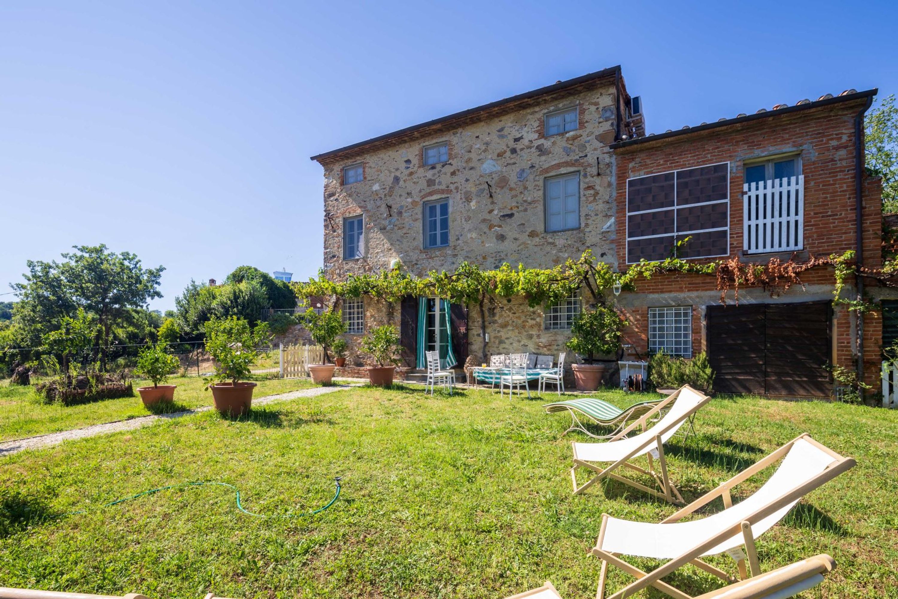 Elegante villa storica, piscina e giardino esclusivi-Villa Isabò