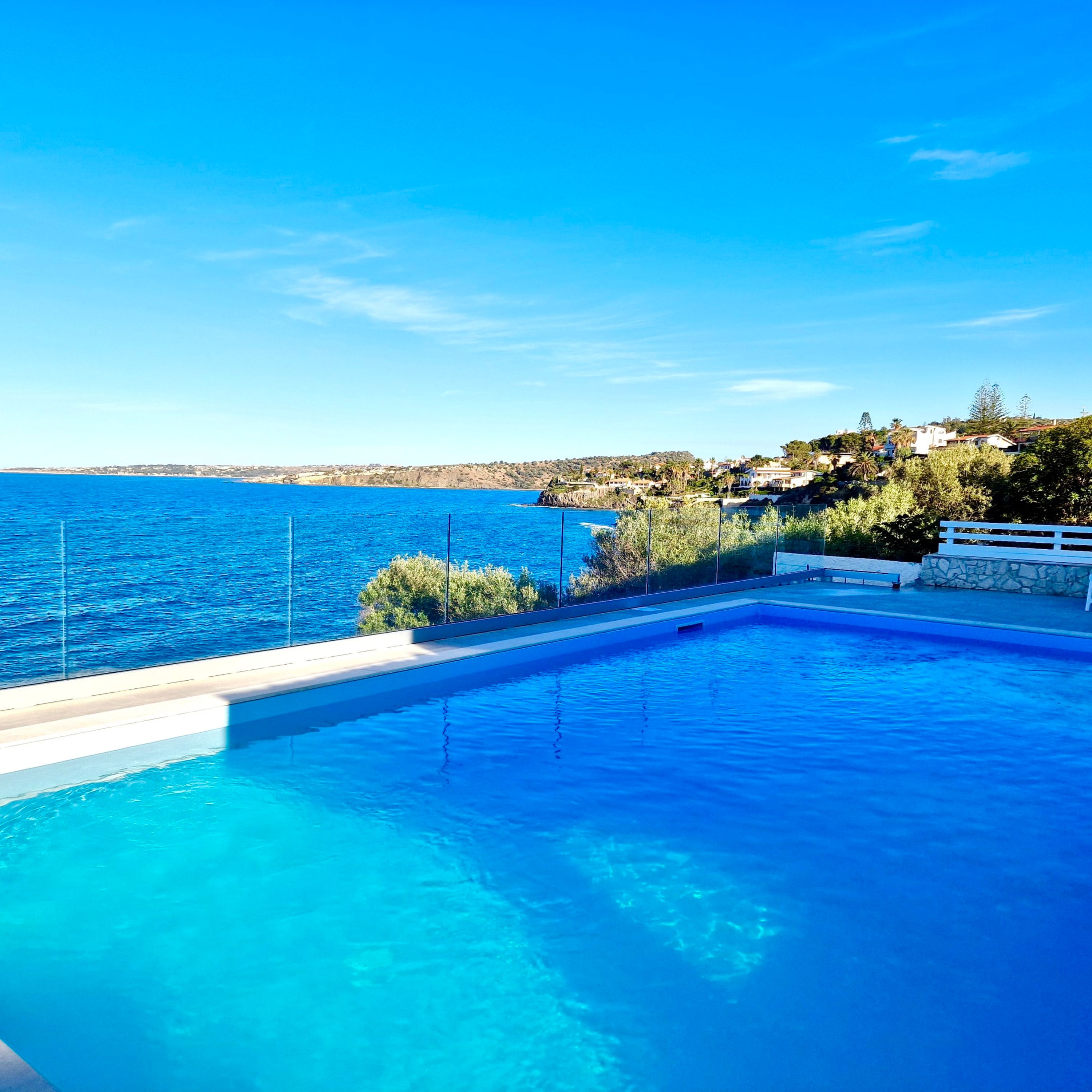 villa daniela con piscina privata e discesa a mare tra Catania e Siracusa