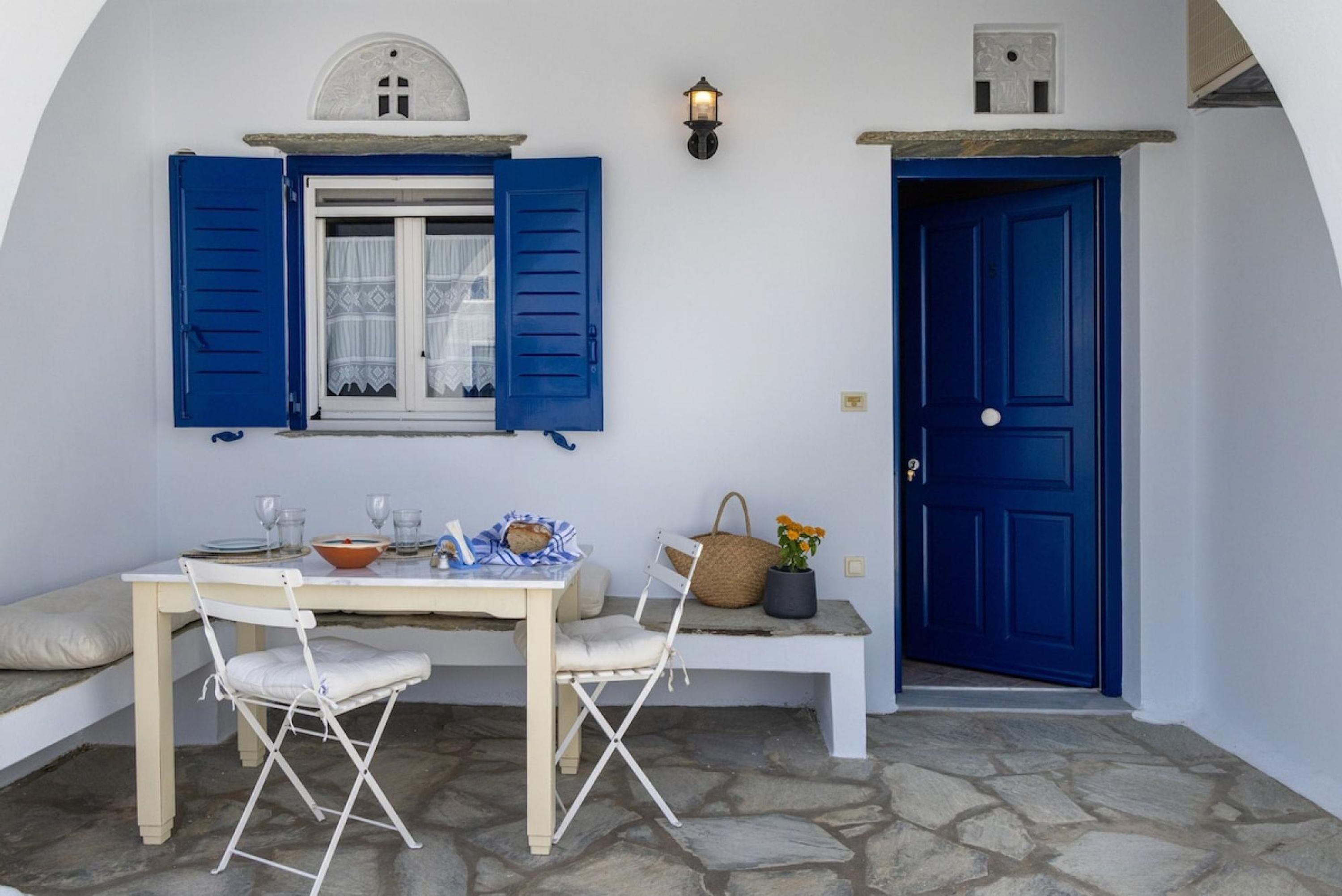 Akrotiri, Tinos Town