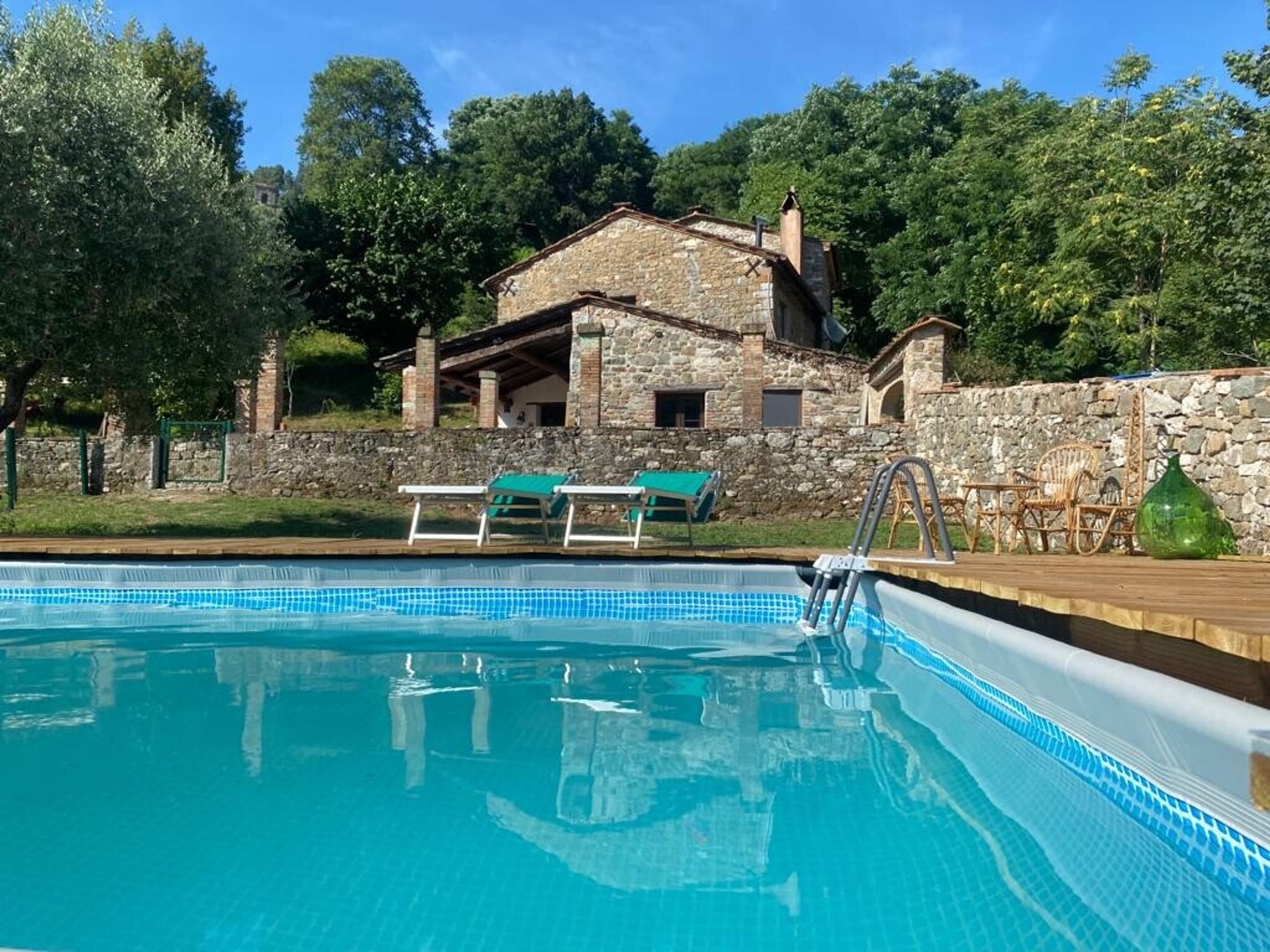 Casale rustico con piscina privata e ampio parco