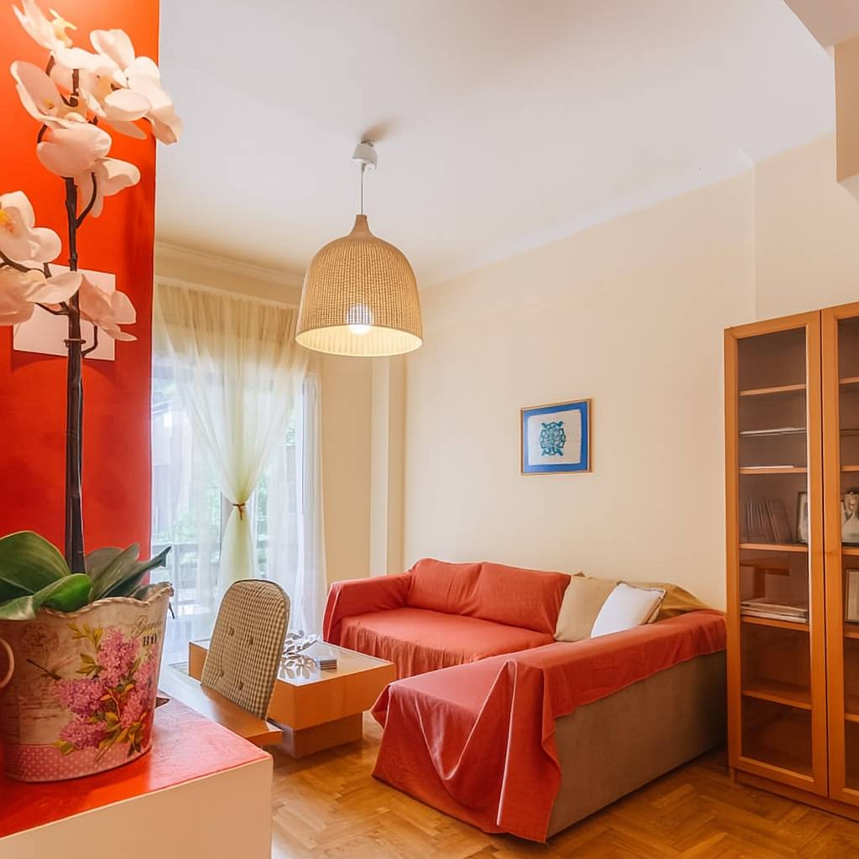Athens Strawberry Hideaway - City Chic Retreat