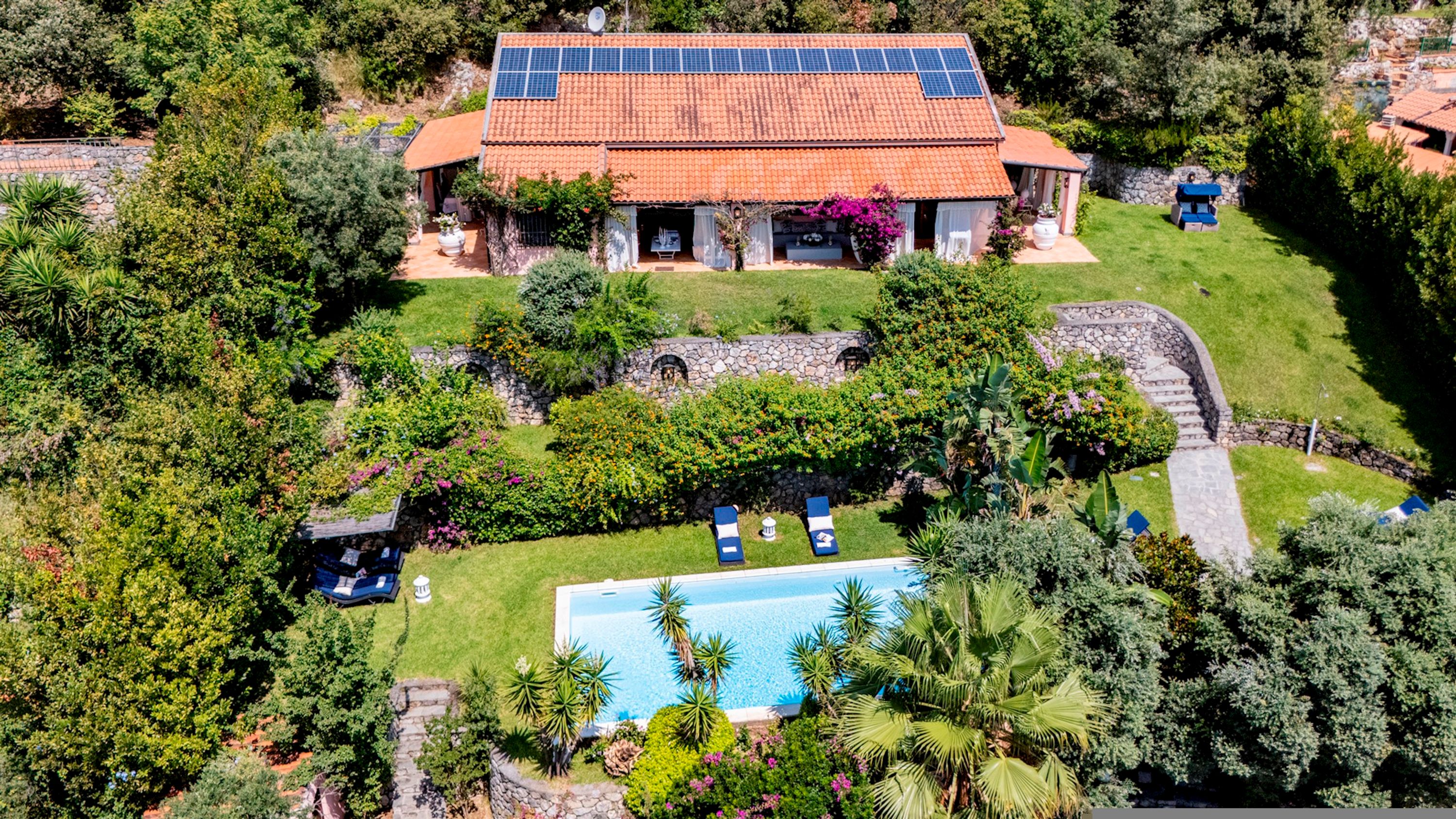 Villa Bambù 9+2, Emma Villas
