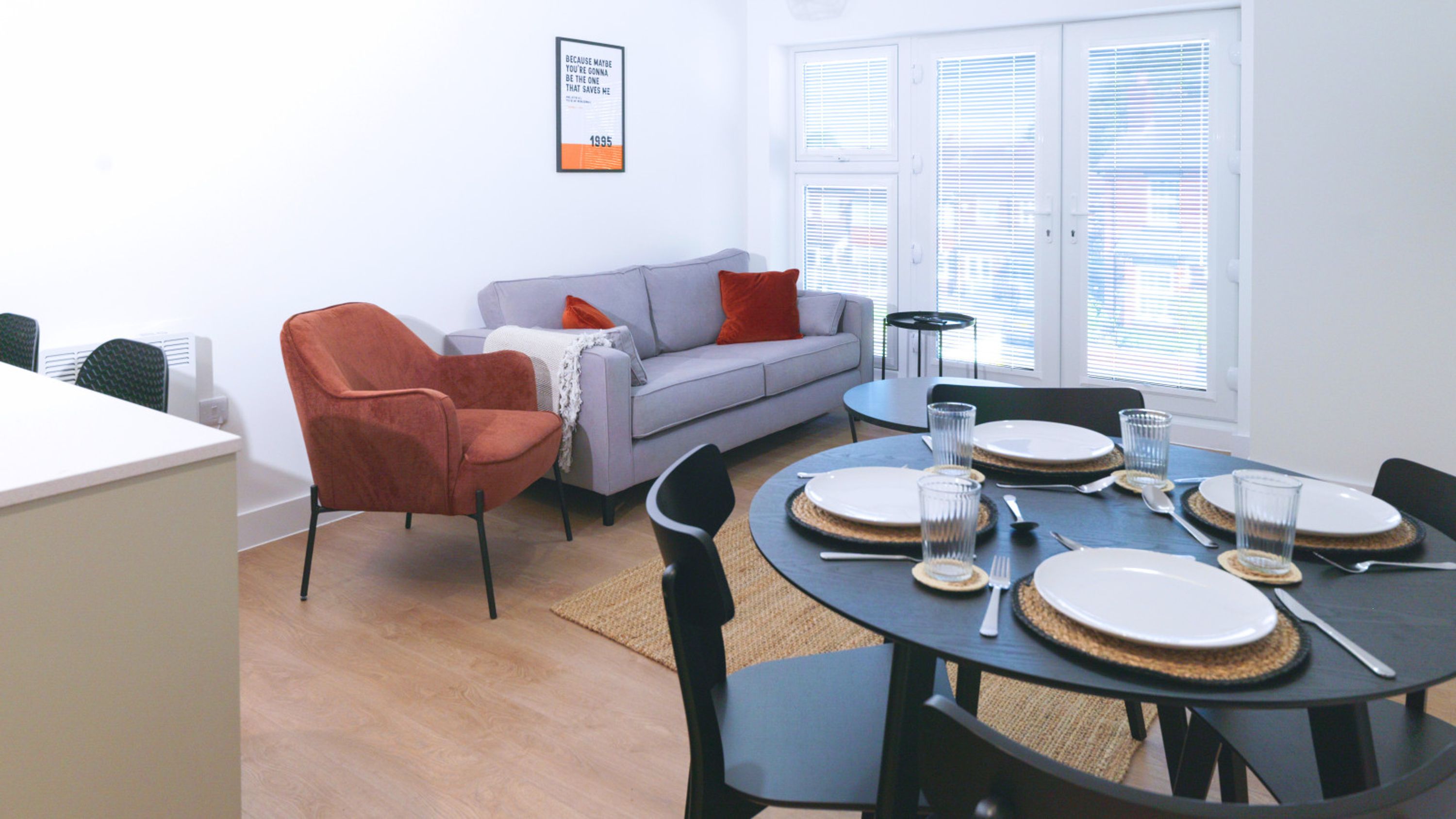 Luxury Manchester Apartment - Orange