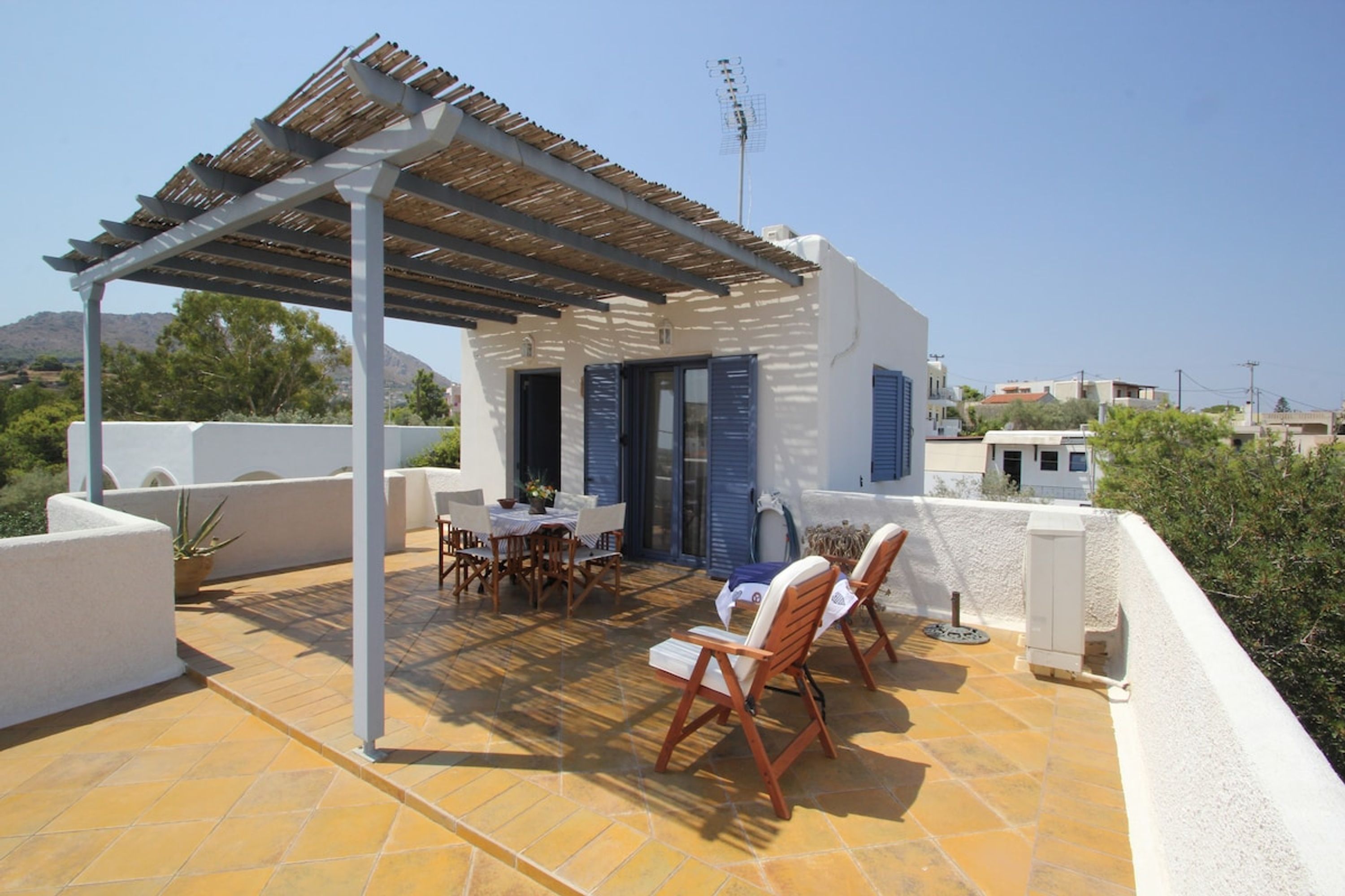 Larenko  by  Frangki