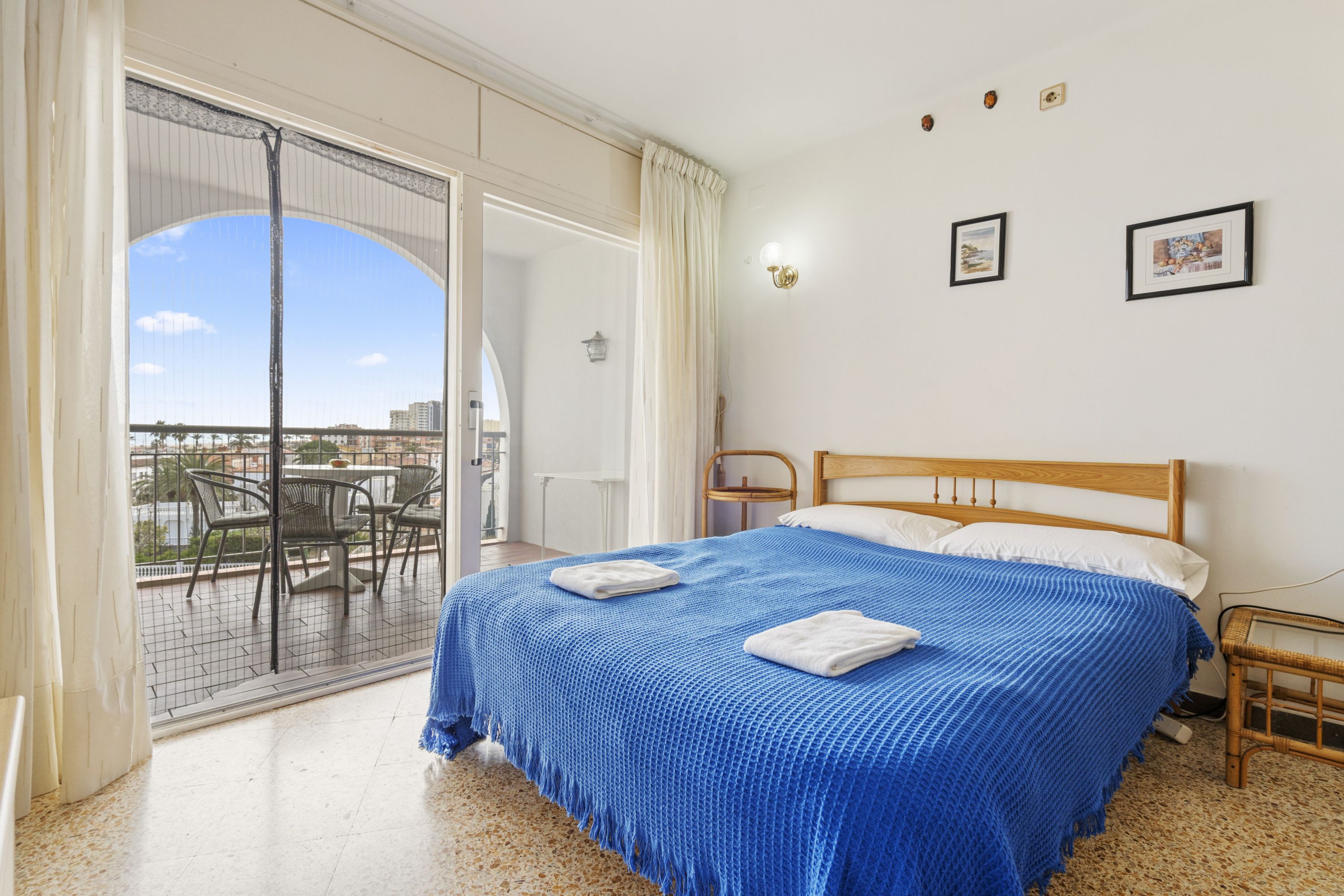 WELCS ESTUDIO 044 EMP  frente al mar