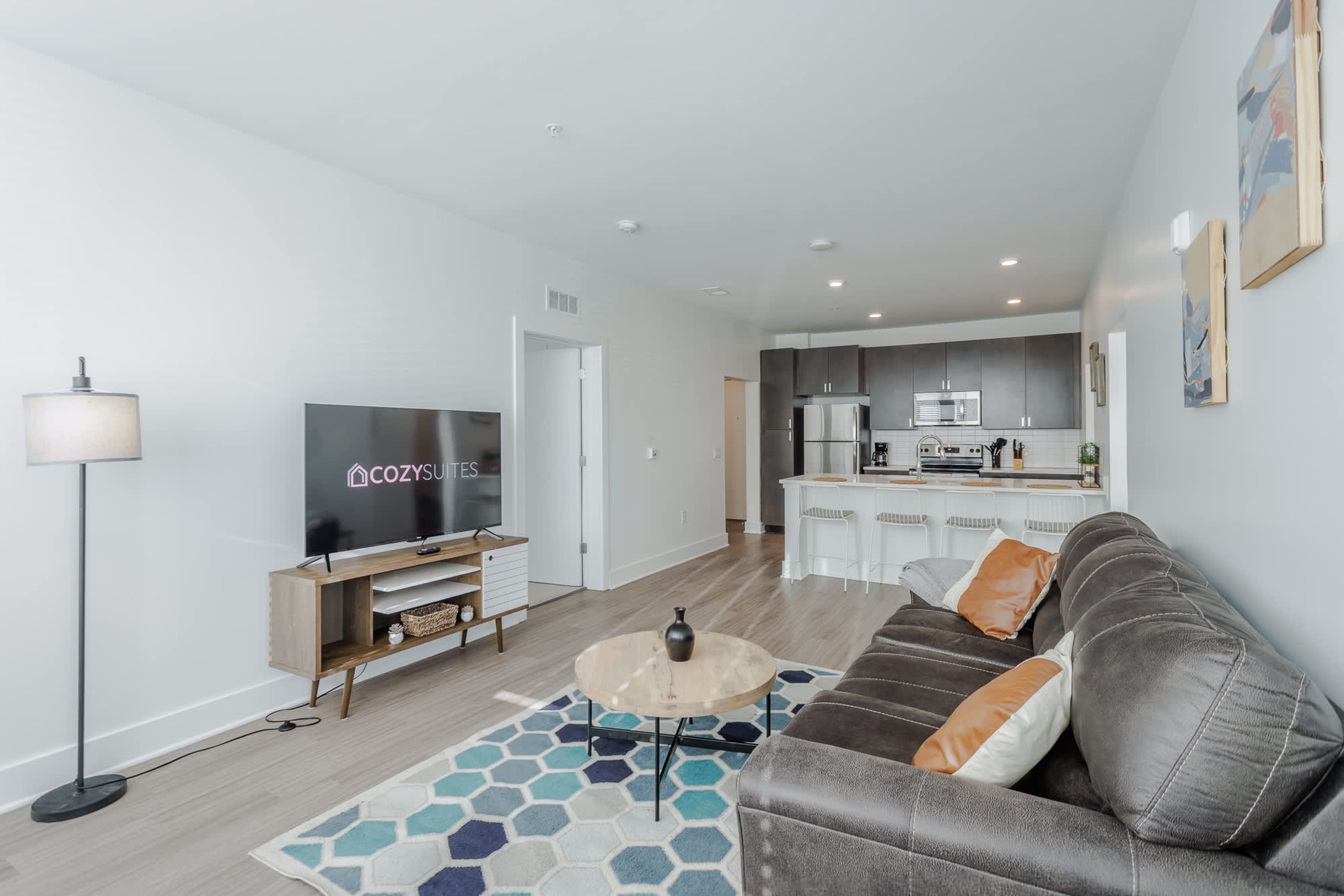 Cozysuites l Luxe 2BR in Downtown Cincinnati 2