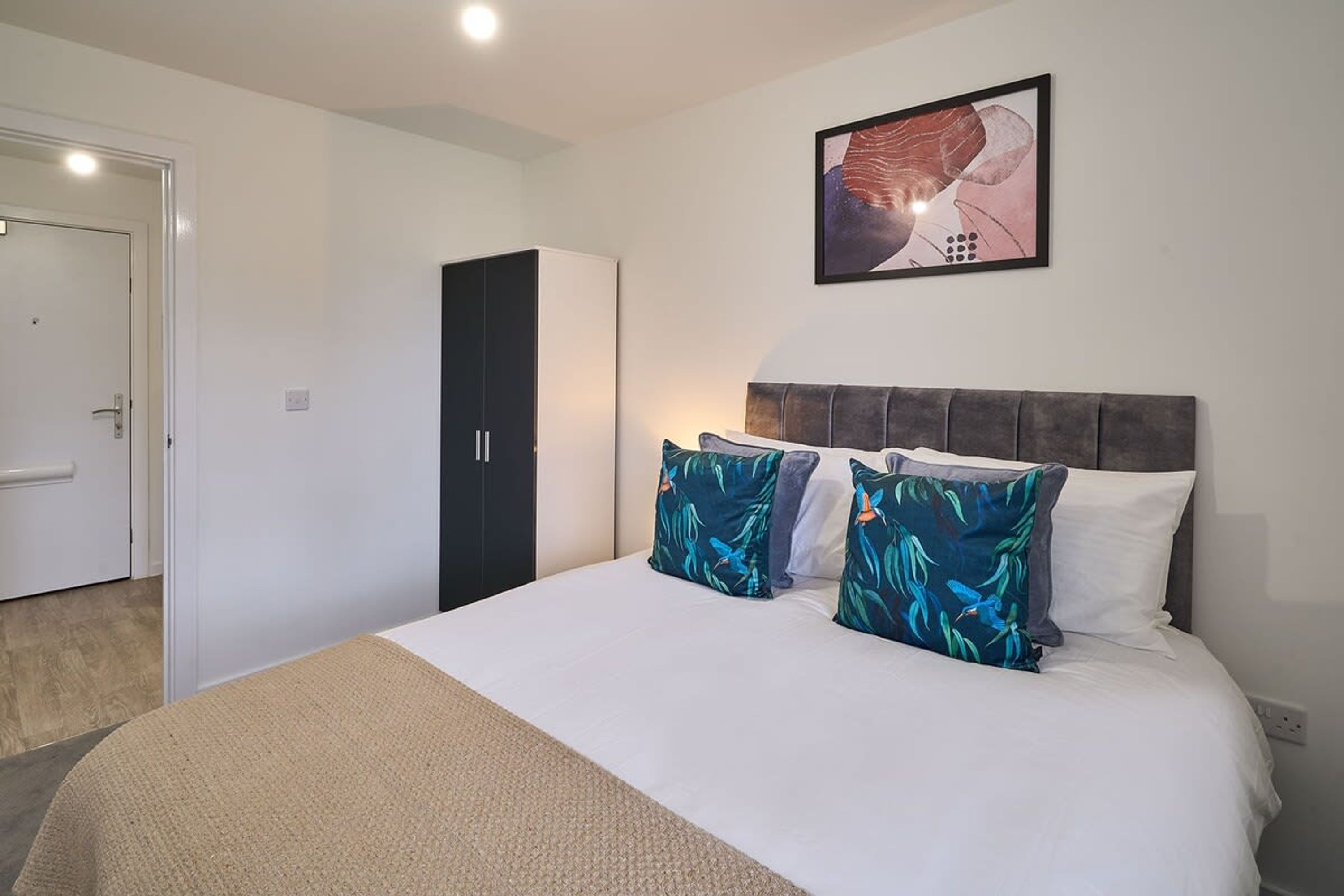 Host   Stay   23 Waterside Place