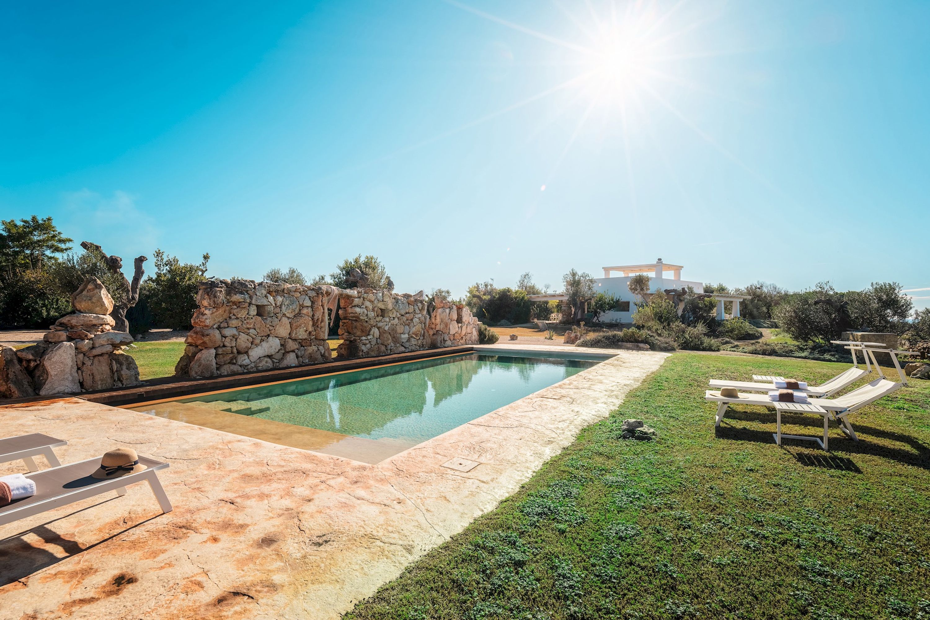 Kyvos 10, Emma Villas
