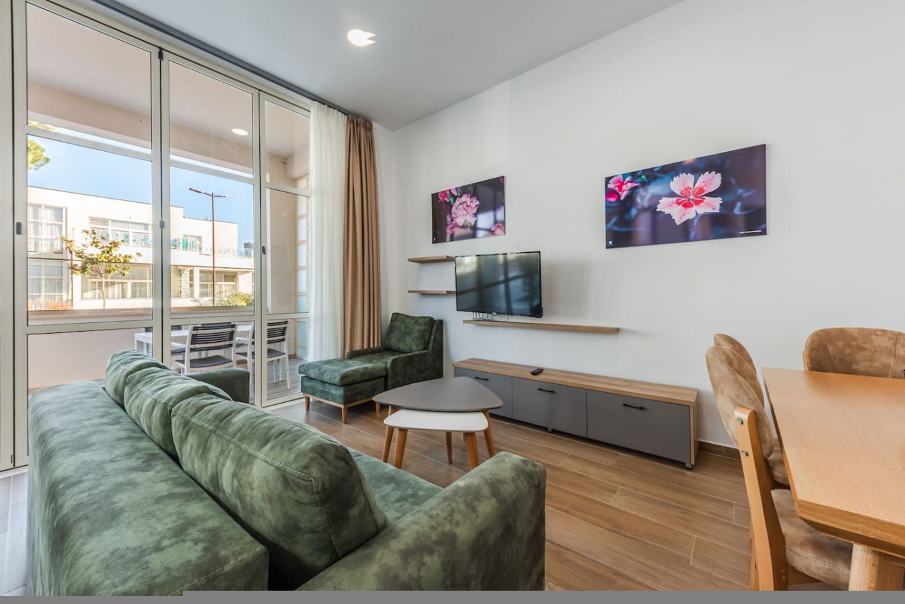 Garden View Apartment - Karafili
