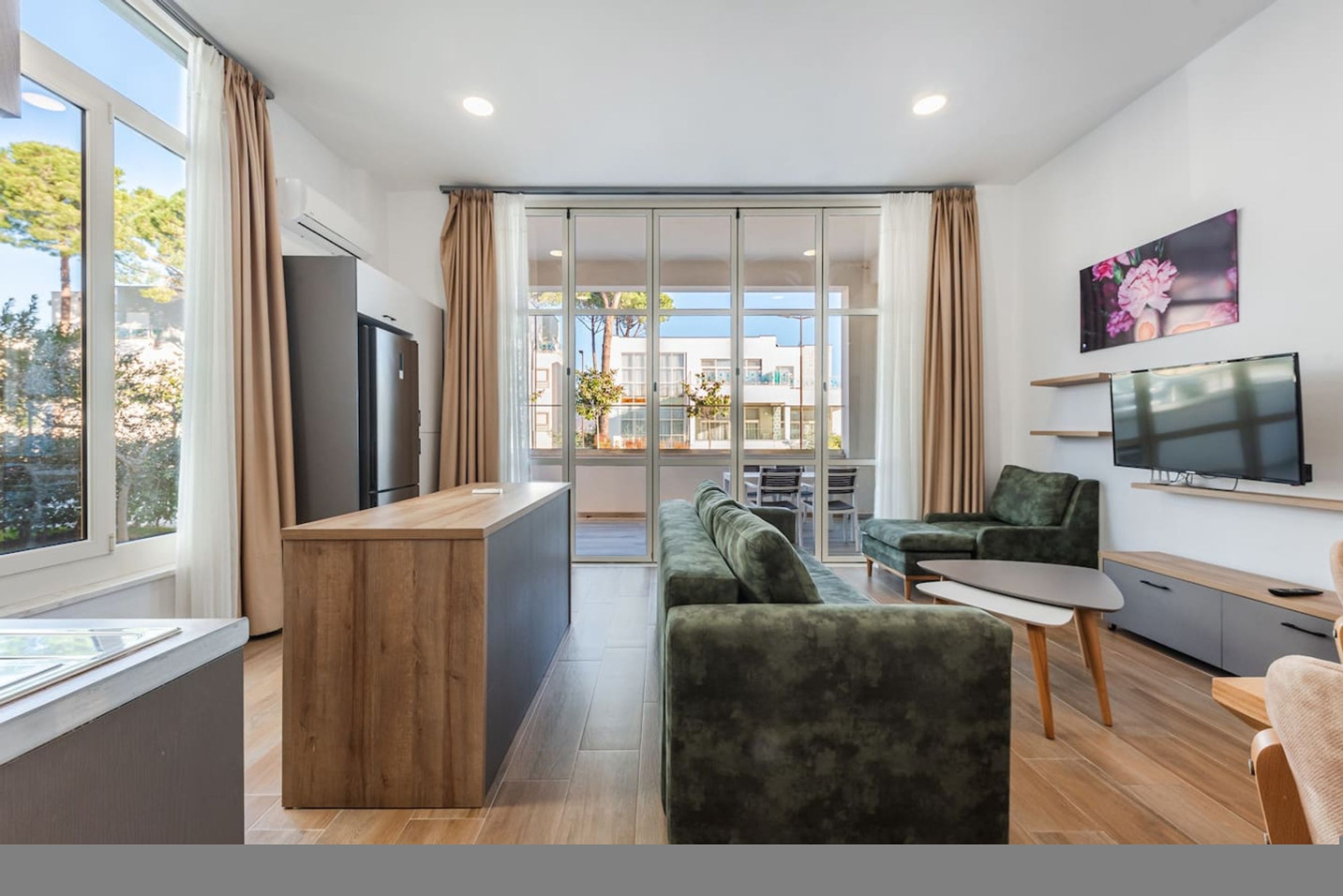 Garden View Apartment - Karafili