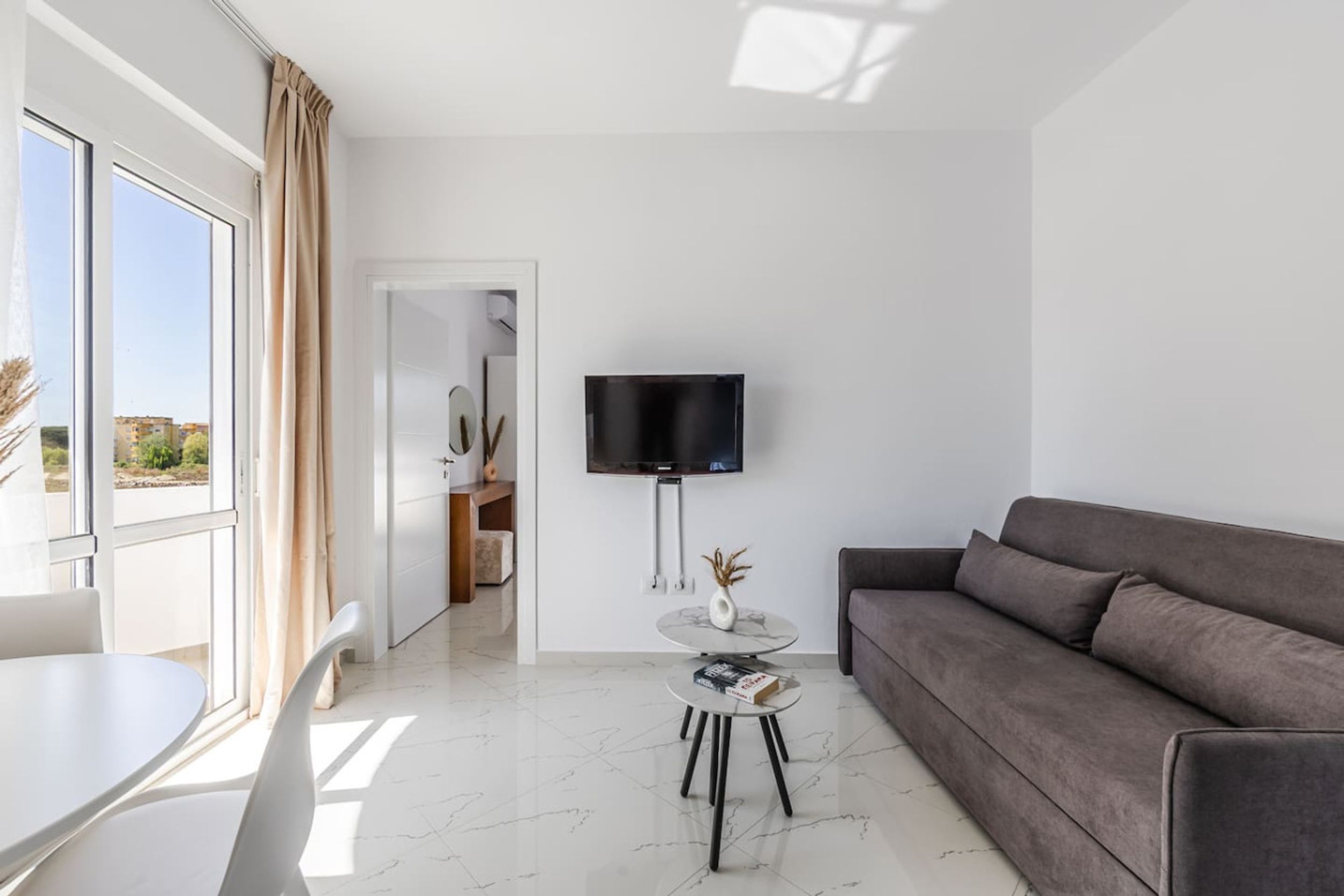 Apartment with AC and Balcony | Golem