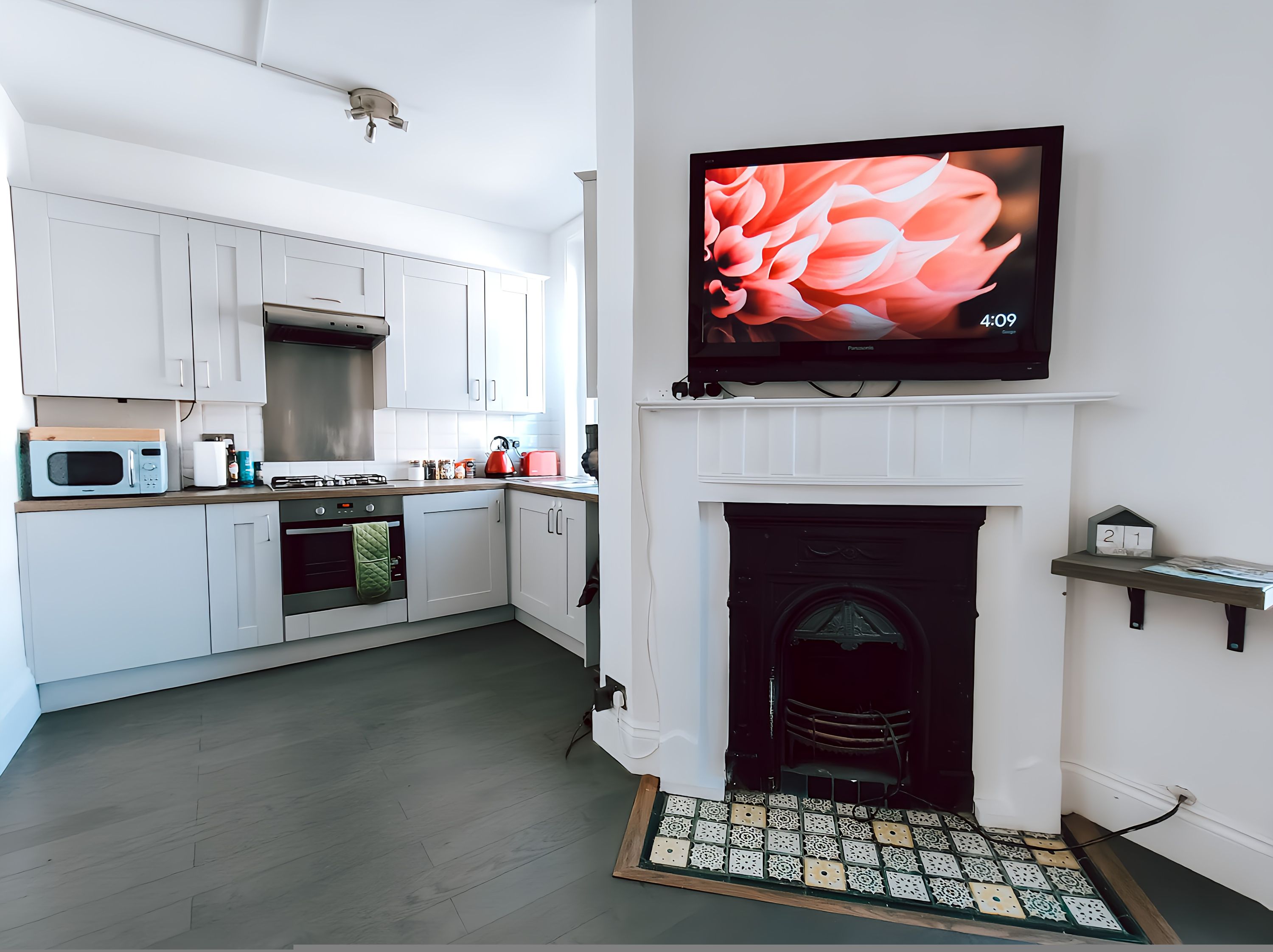 The Twickenham Apartment near Strawberry Hill