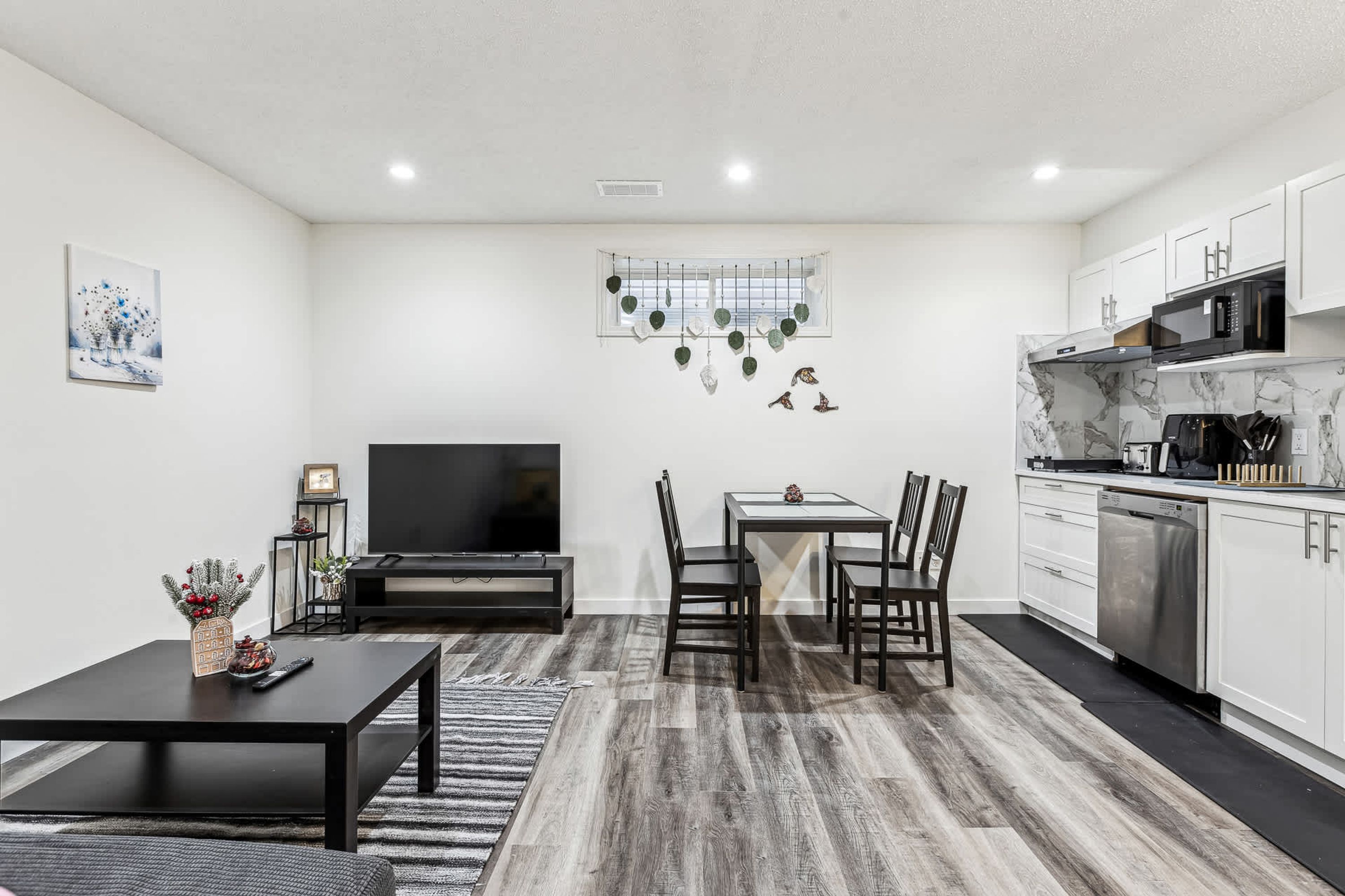 Charming 1BR Basement Suite w Parking   Calgary