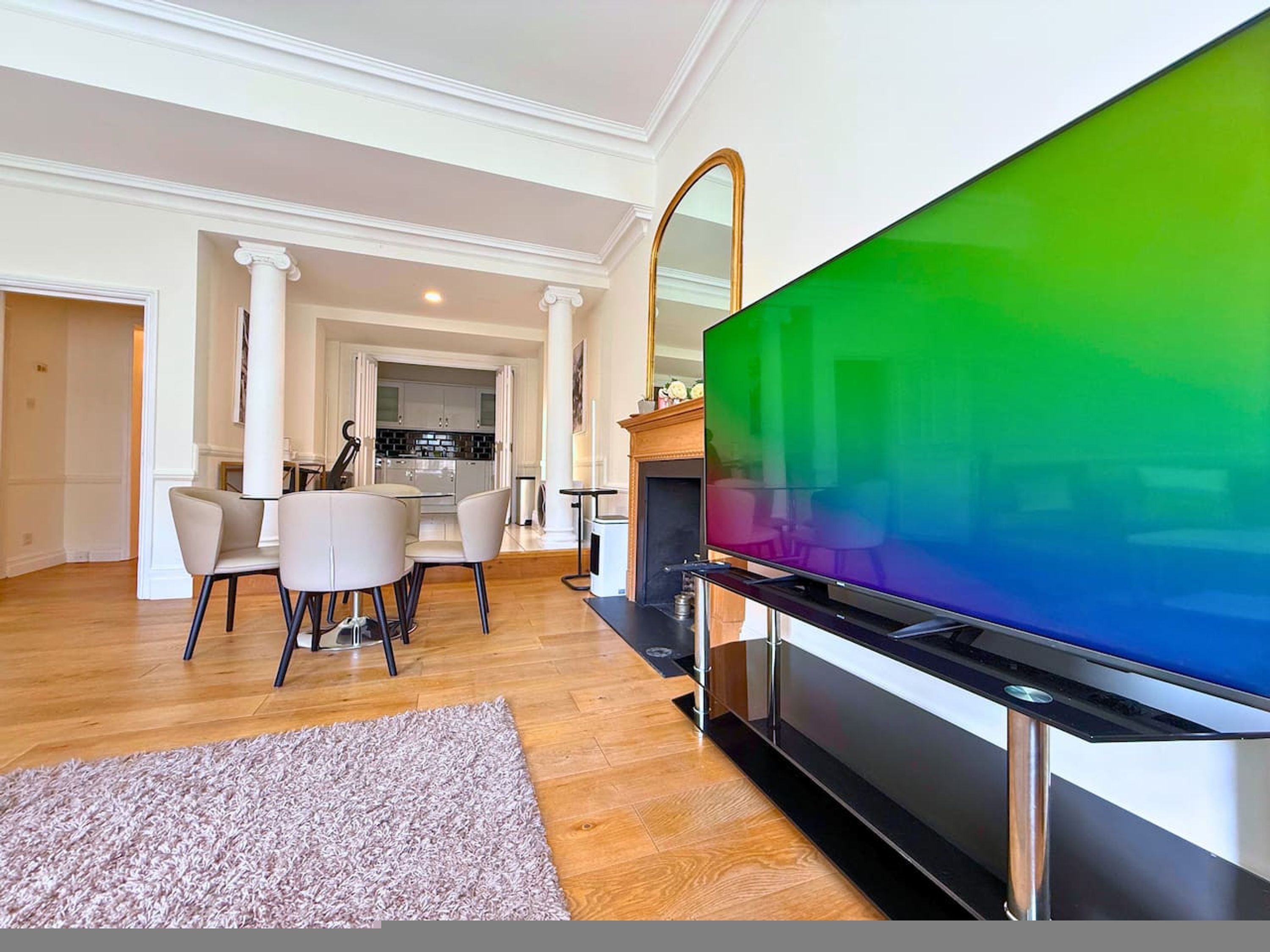 LuxuryLondonStays - Knightsbridge & South Kensington, Private Garden Super King 2Beds 2Bath by Hyde Park & Royal Albert Hall