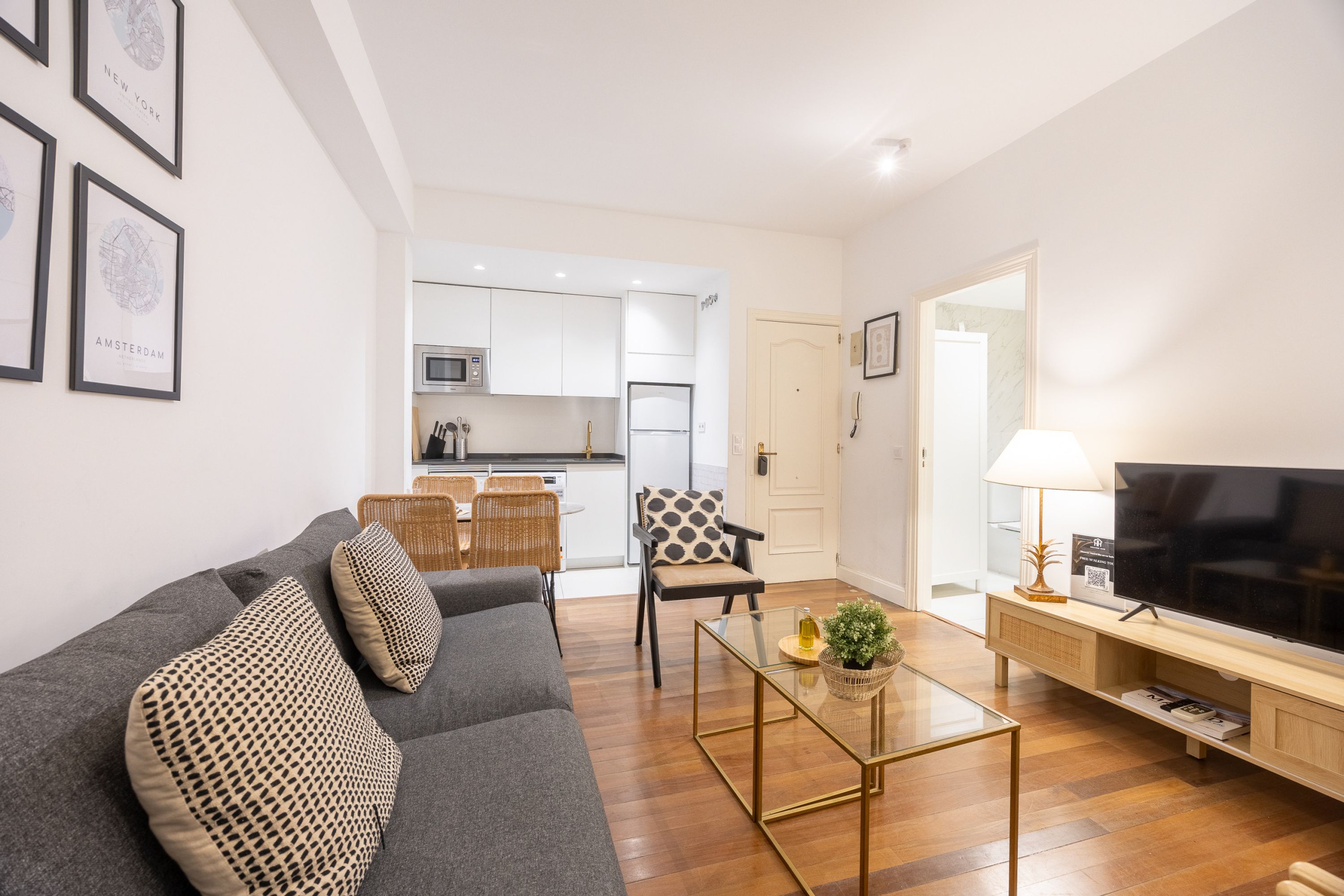 Central Apartment in La Latina – Ideal for Work or Study